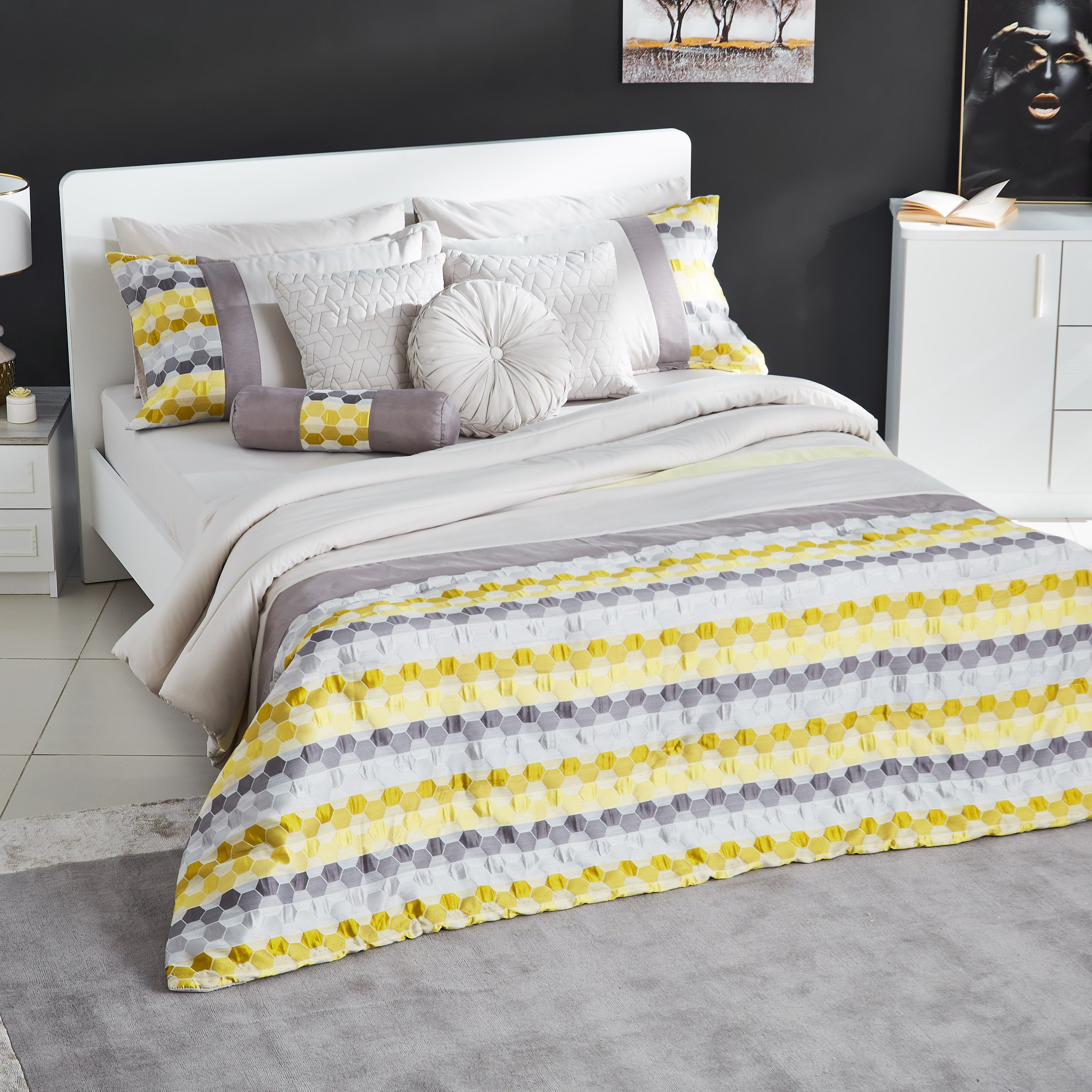 طقم لحاف كينج جاكارد 10 قطع من نولان - 220x240 سم-hbxhomeware-hbxdecorandfurnishings-image-1