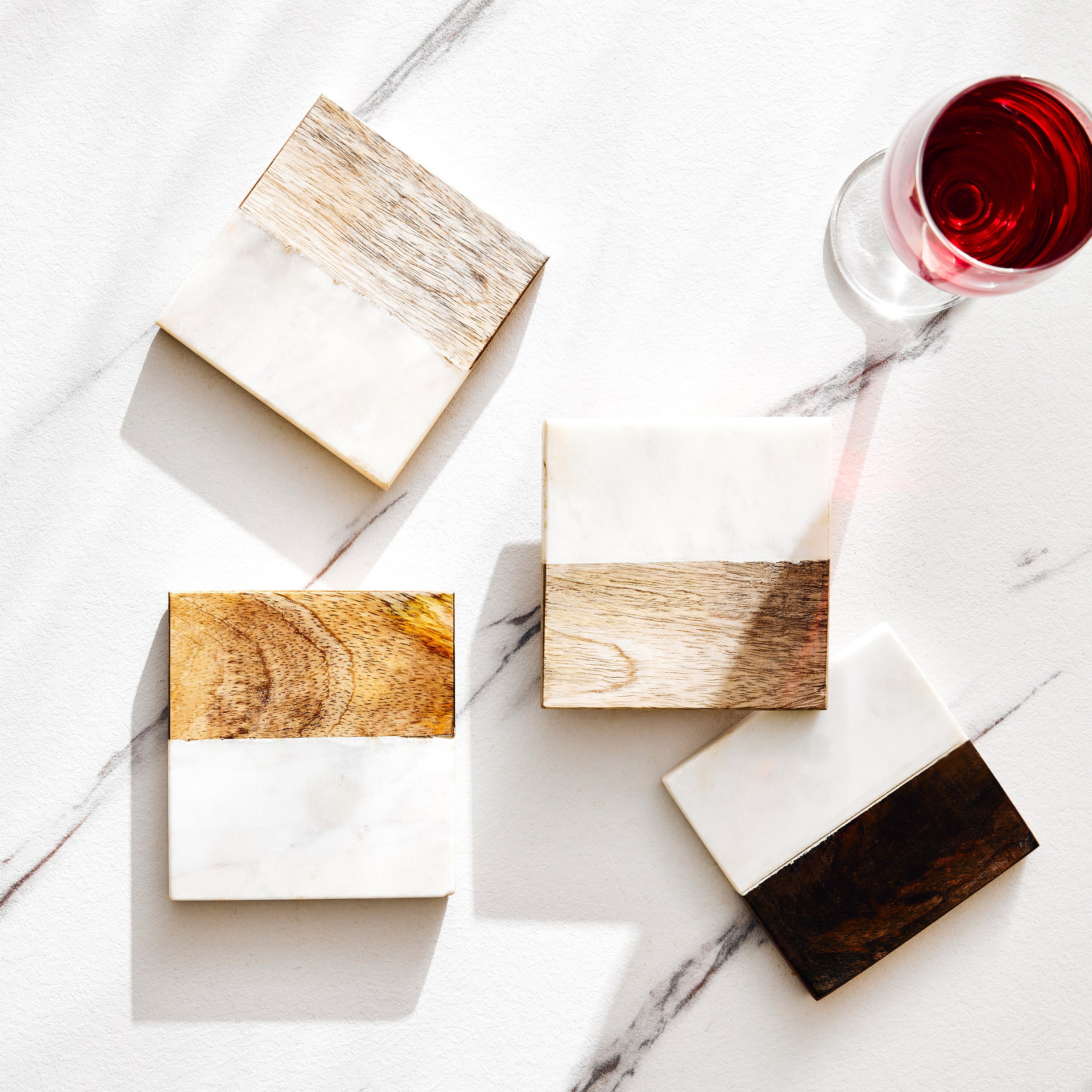 طقم قواعد أكواب رخامي 4 قطع من بلانكا-hbxdecorandfurnishings-tabletop-serveware-image-1