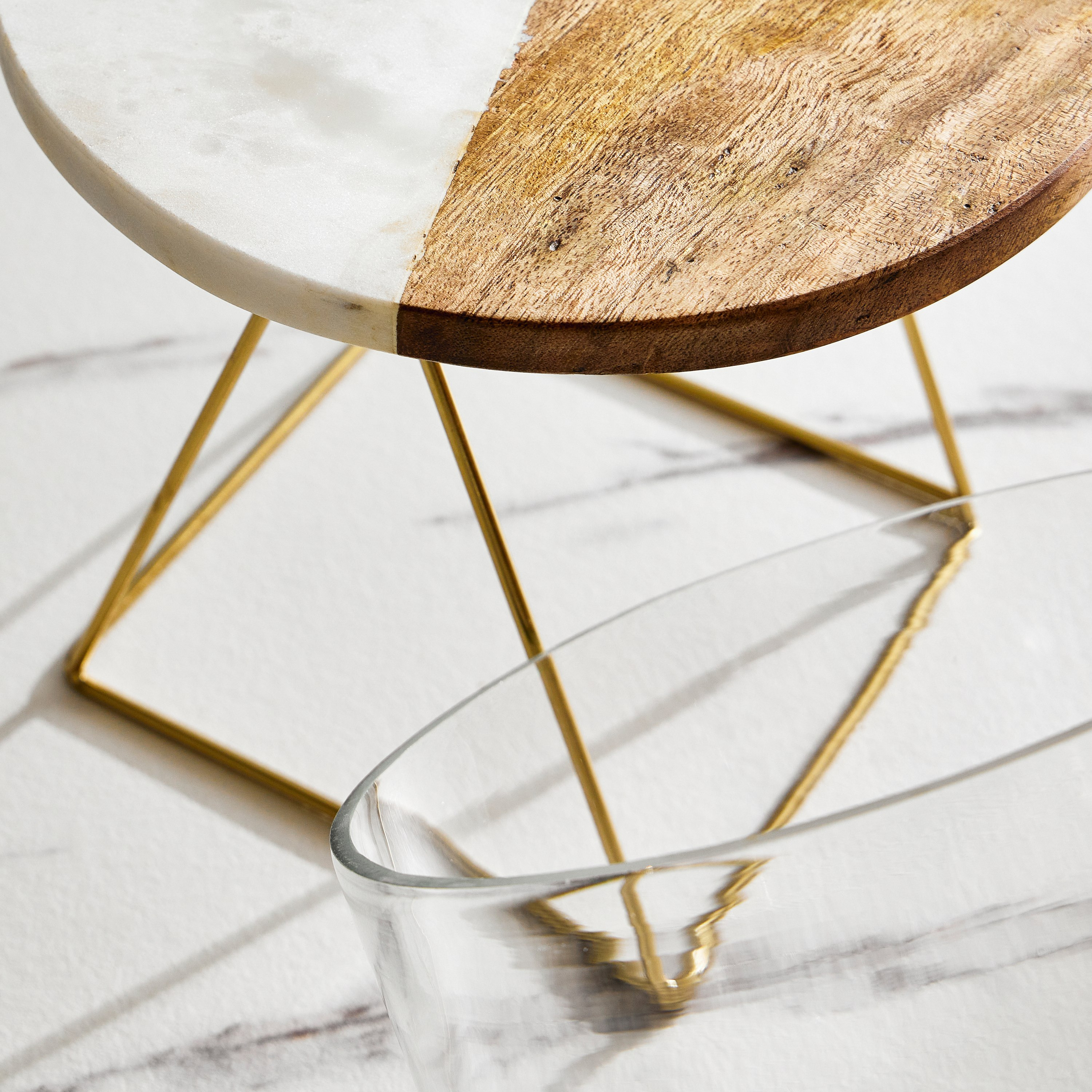 حامل كيك رخامي بغطاء وحامل معدني من بلانكا-hbxdecorandfurnishings-tabletop-serveware-image-4