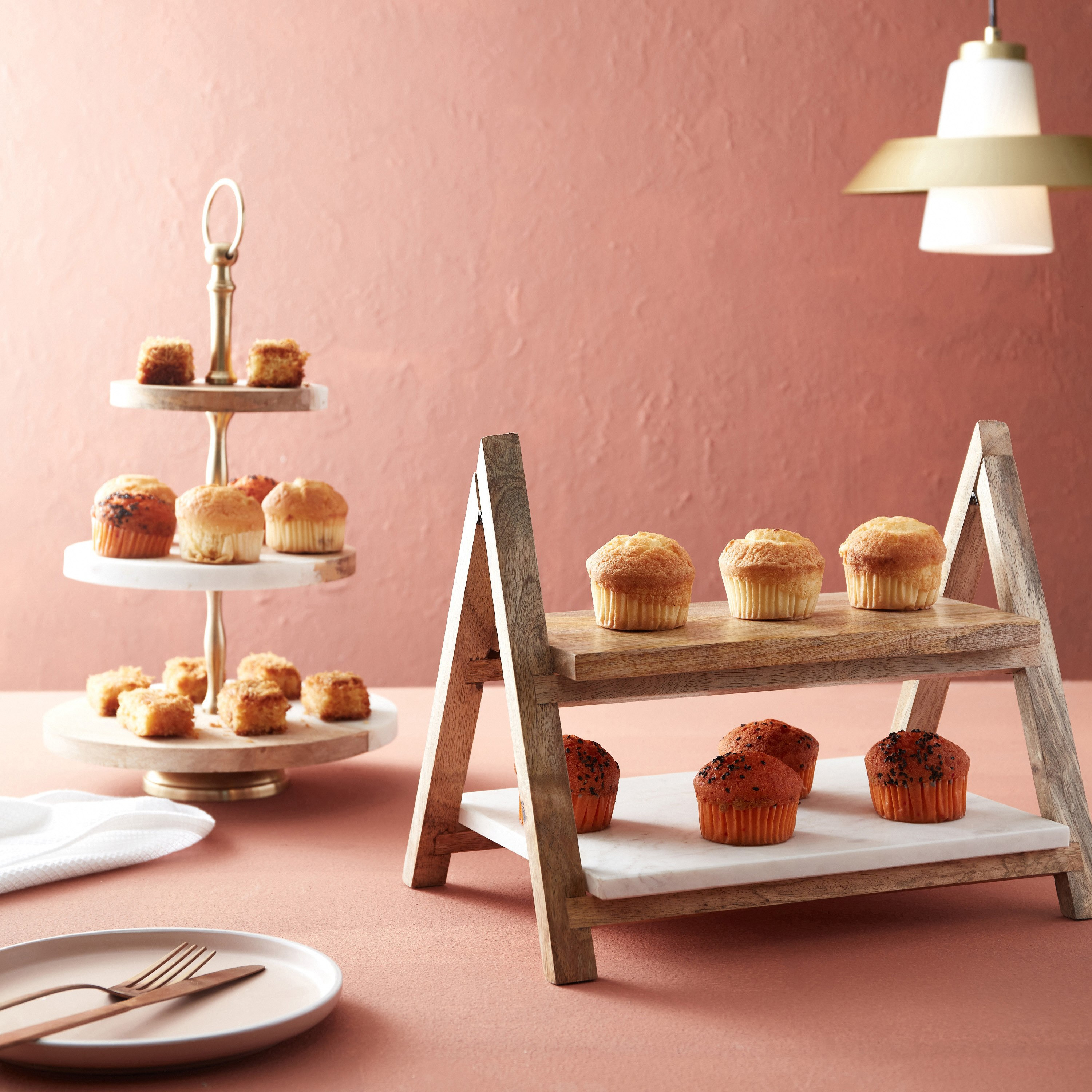 لوح تقديم رخام مستطيلي طابقين بحامل خشبي من بلانكا-hbxdecorandfurnishings-tabletop-serveware-image-6