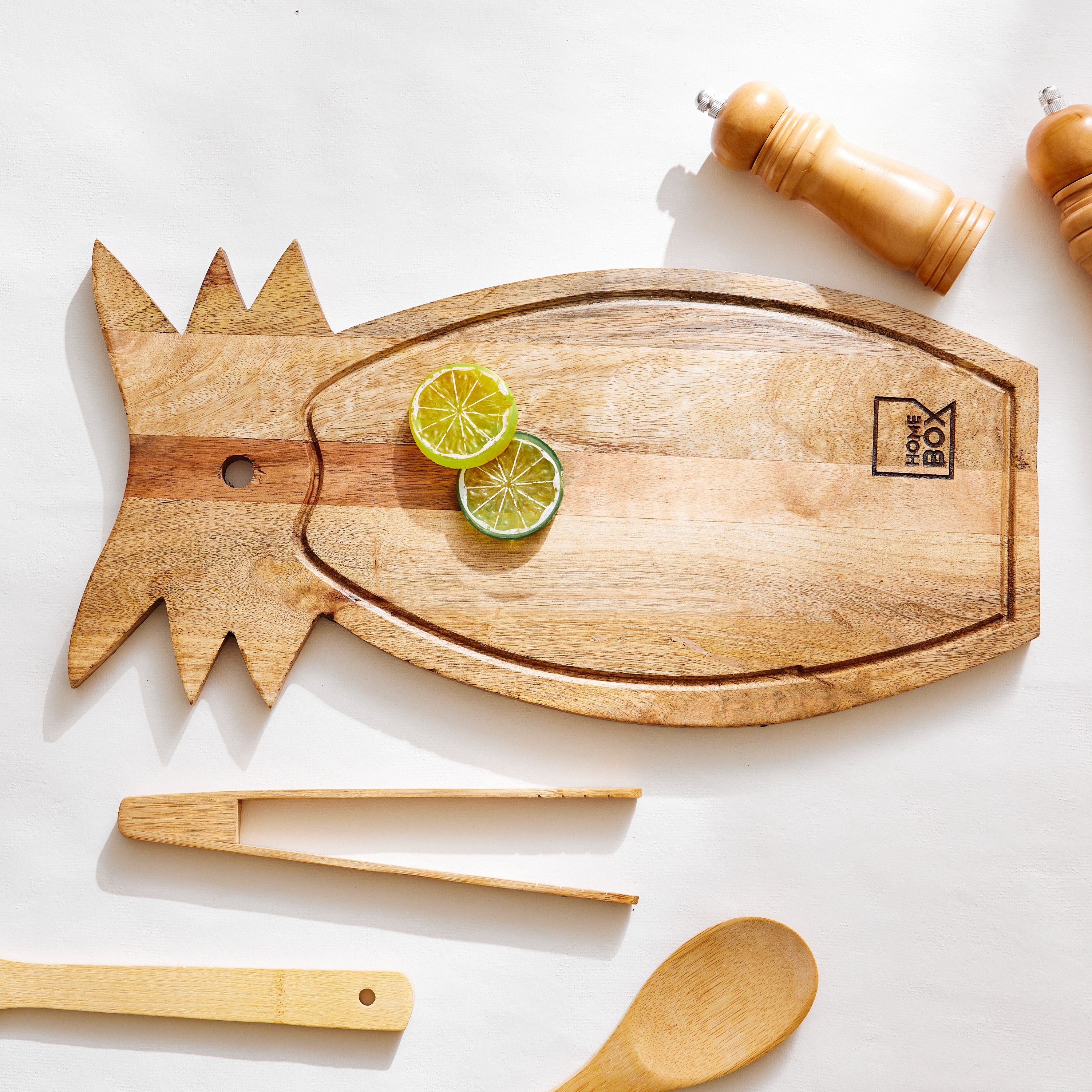 لوح تقطيع خشبي على شكل أناناس - 45x20x1 سم-hbxkitchen-kitchenware-choppingboards-image-1