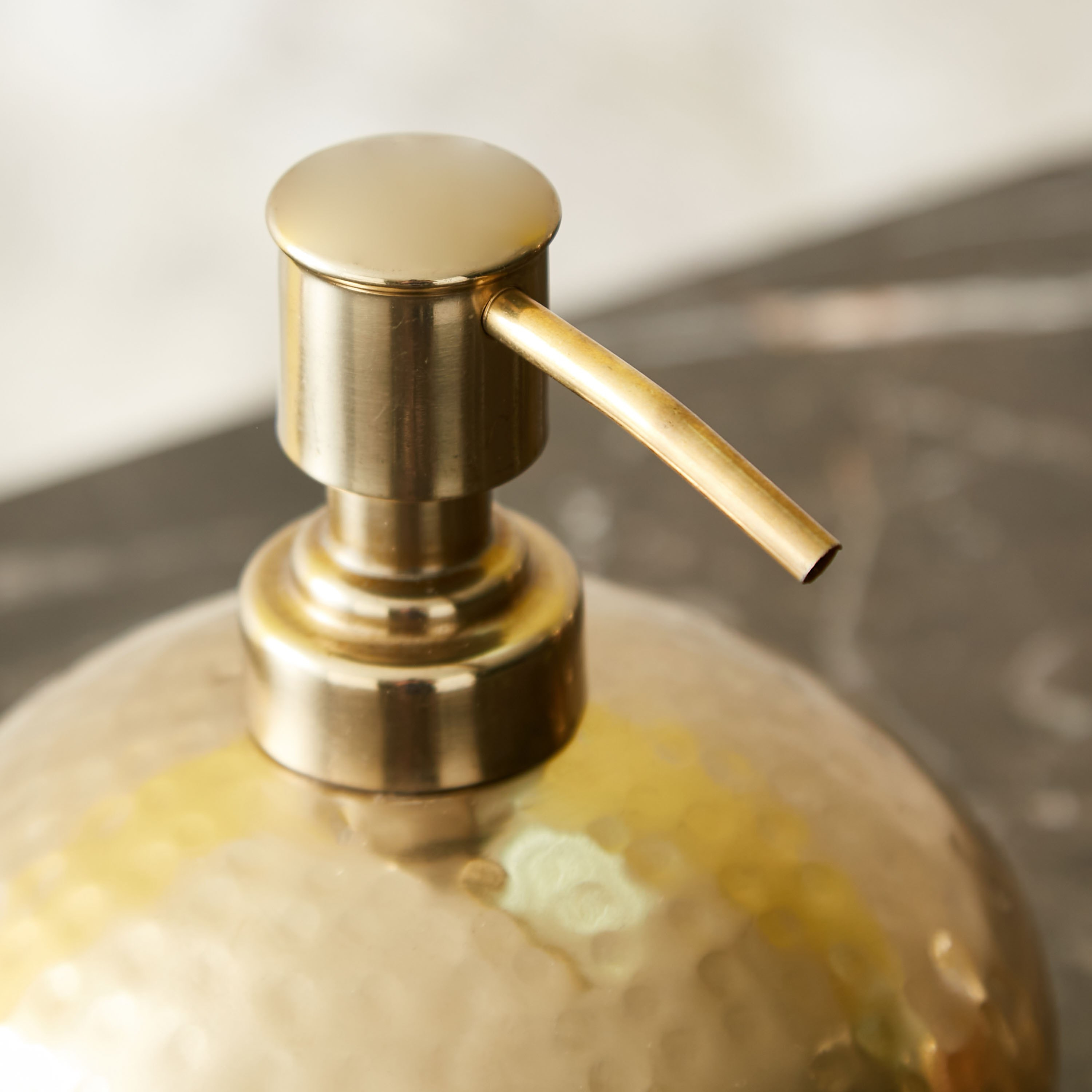 موزع صابون من إليجانت - 12x12x12 سم-hbxdecorandfurnishings-bathroomaccessories-bathroomsets-image-3