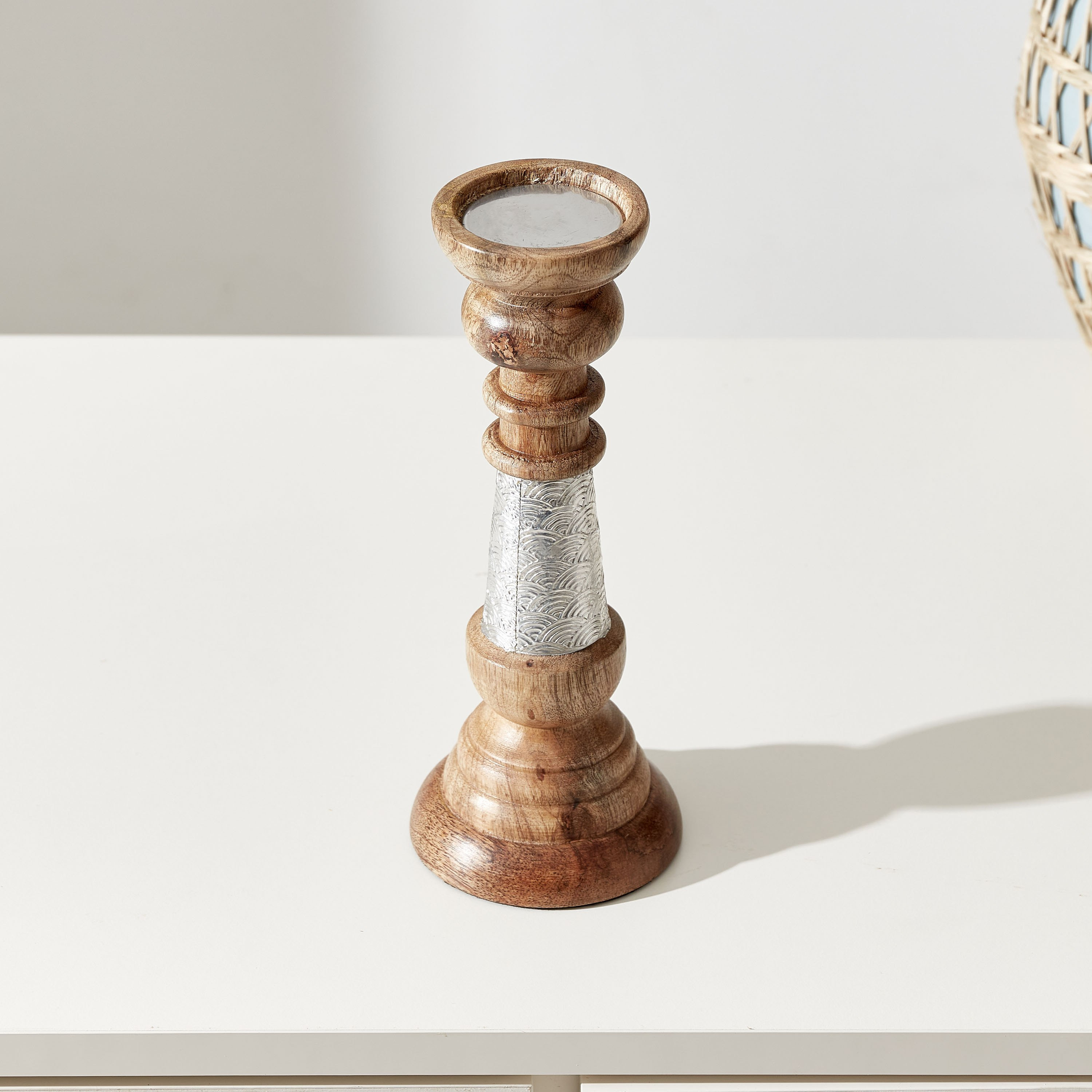 حامل شموع خشبي بزركشة معدنية من زين - 25.5 سم-hbxlivingroom-decorandaccessories-candleholders-image-2
