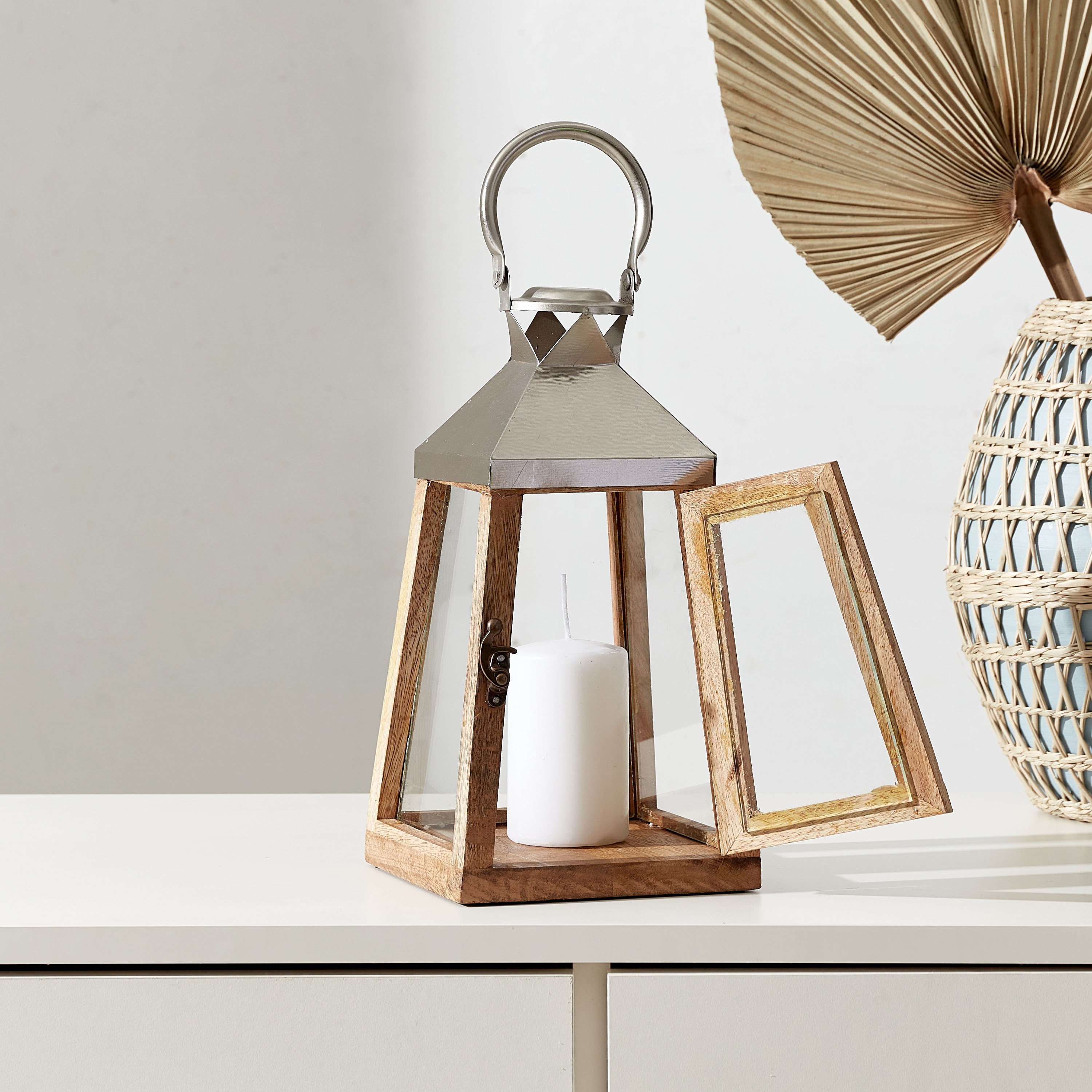 فانوس بإطار خشبي من زاين دايموند - 29 سم-hbxdecorandfurnishings-homeaccessories-lanterns-image-2