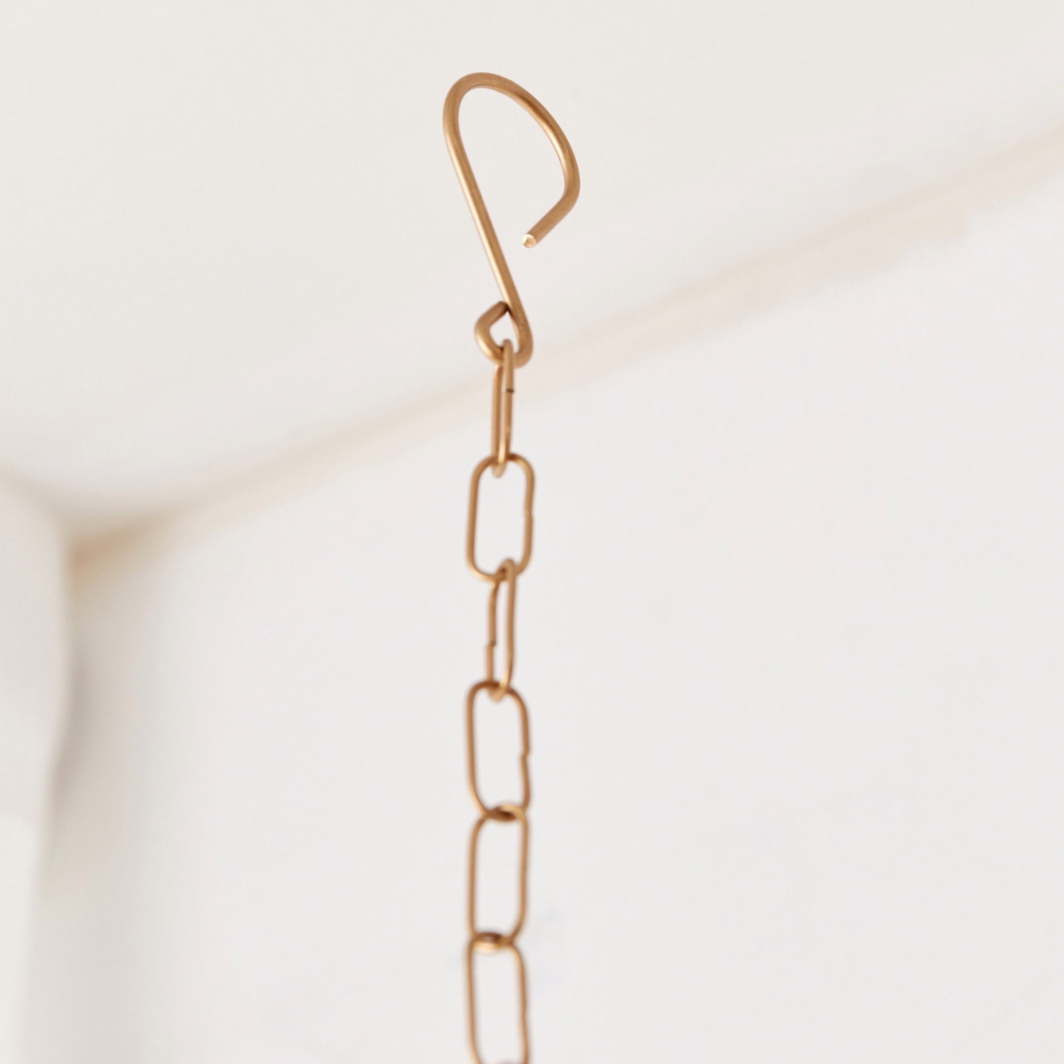 أصيص بحامل تعليق من سيس-hbxhomeware-hbxdecorandfurnishings-image-4