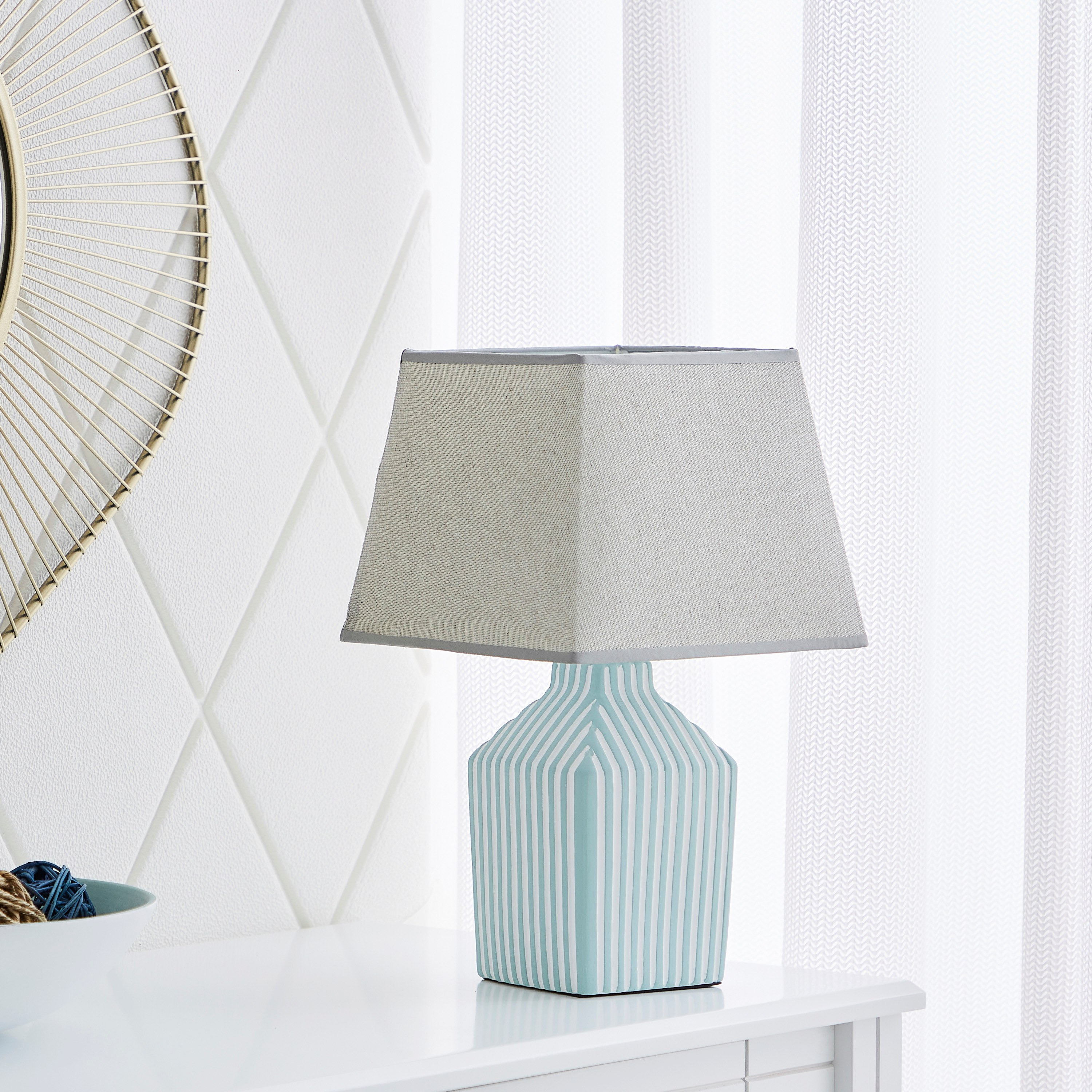 مصباح طاولة بقاعدة سيراميك مضلعة من سكايلار - 23x23x38 سم-hbxlivingroom-lighting-tablelamps-image-1