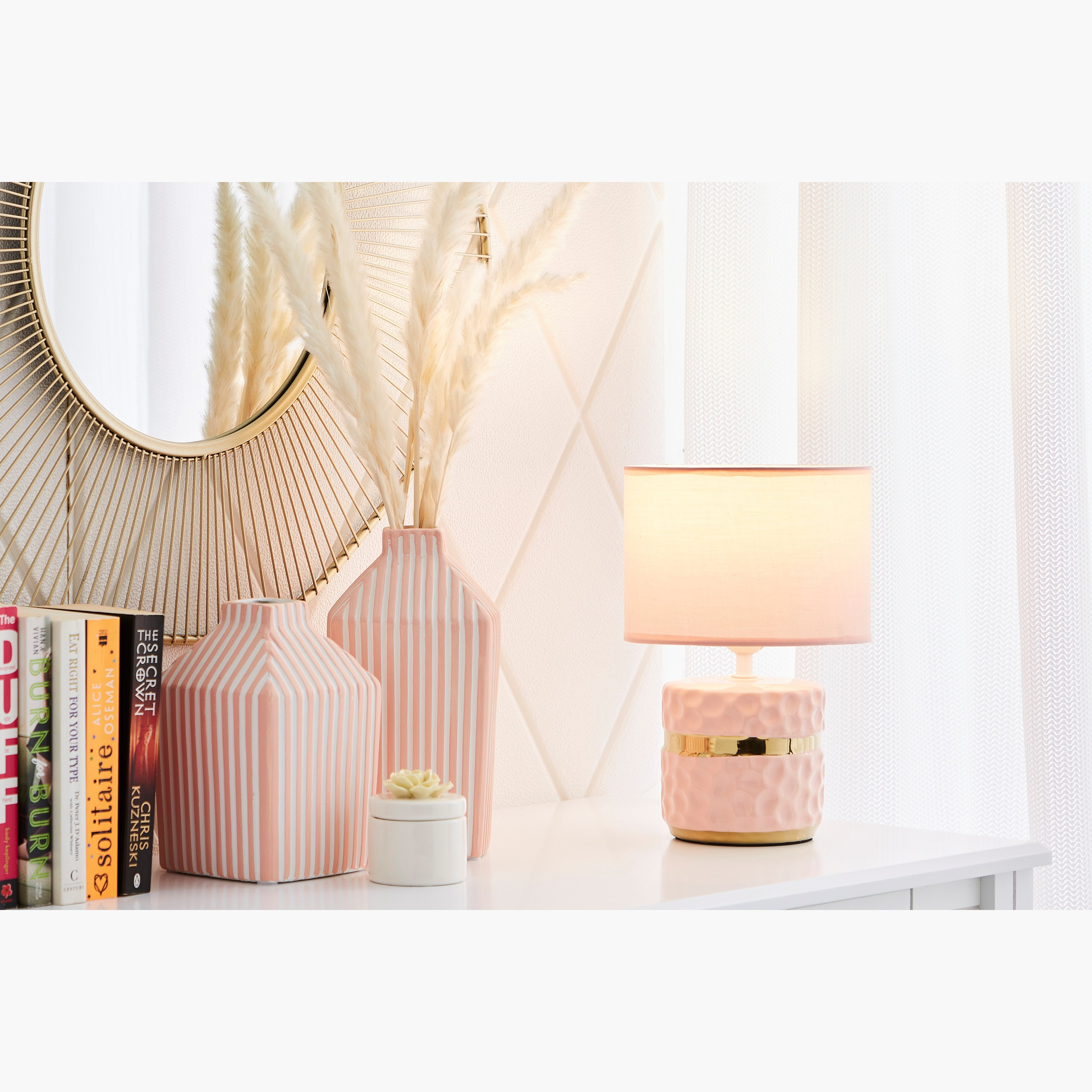 مصباح طاولة سيراميك بحزام ذهبي من سكايلار - 20x20x31 سم-hbxlivingroom-lighting-tablelamps-image-4