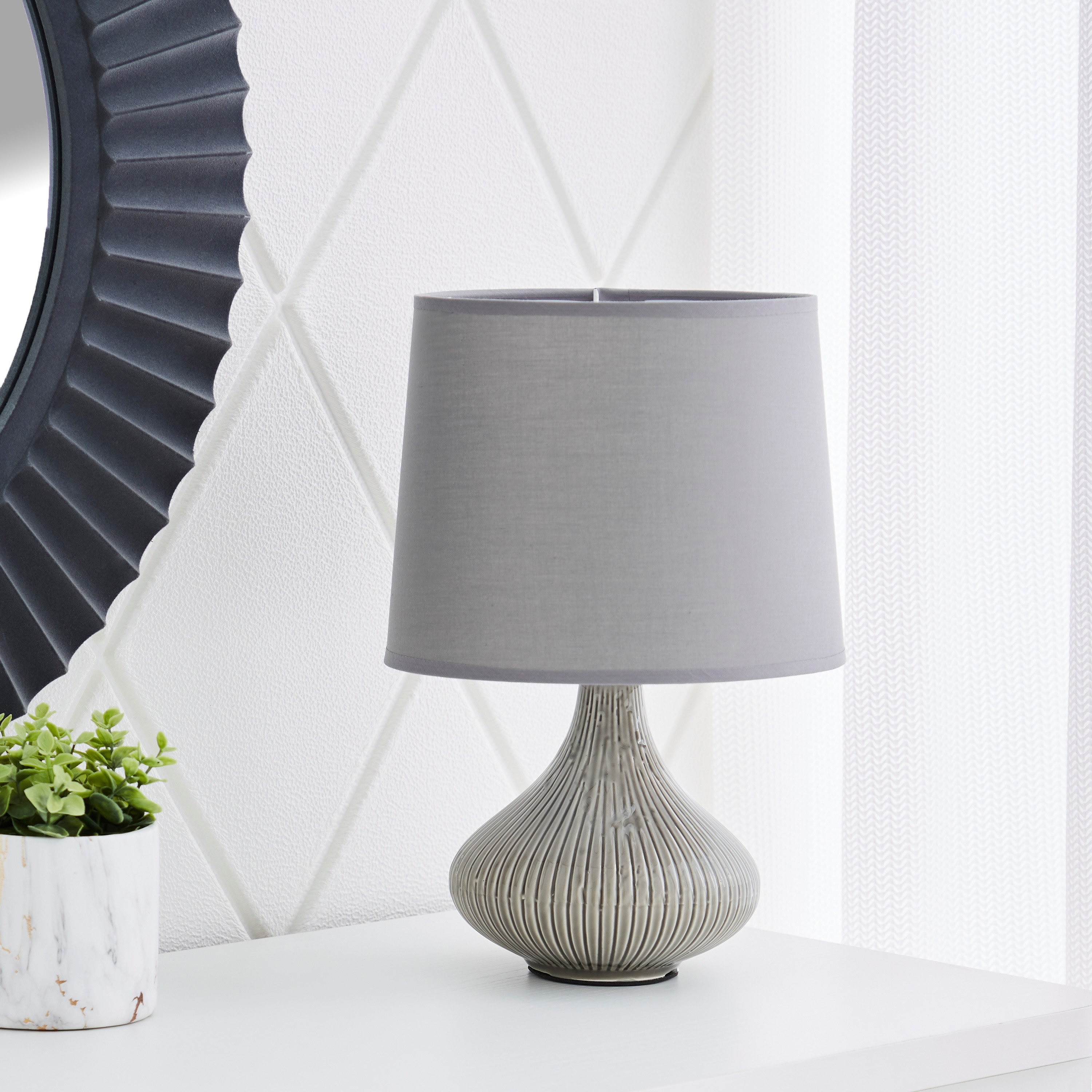 مصباح طاولة سيراميك مضلع من سكايلار - 23x23x31 سم-hbxlivingroom-lighting-tablelamps-image-2