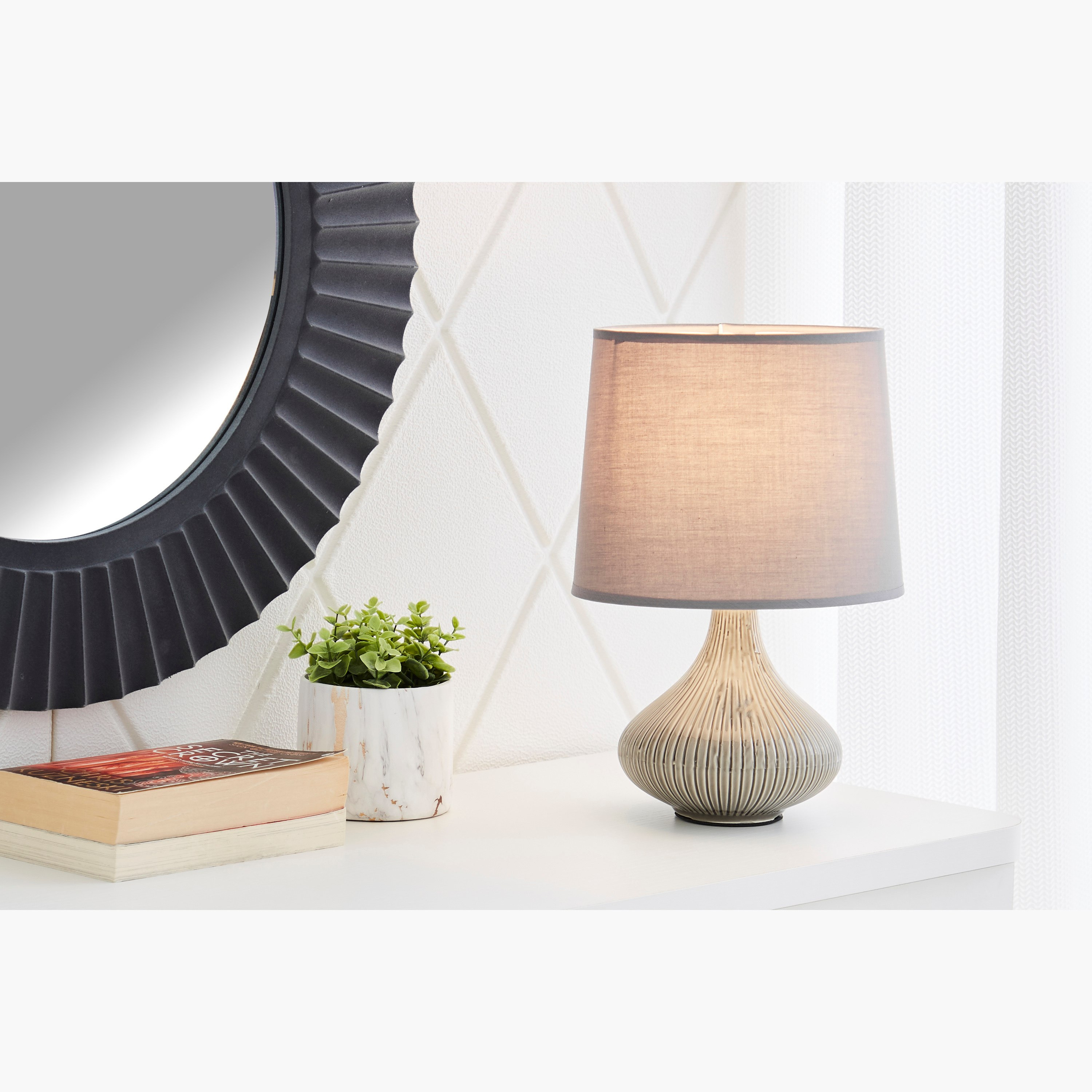 مصباح طاولة سيراميك مضلع من سكايلار - 23x23x31 سم-hbxlivingroom-lighting-tablelamps-image-5