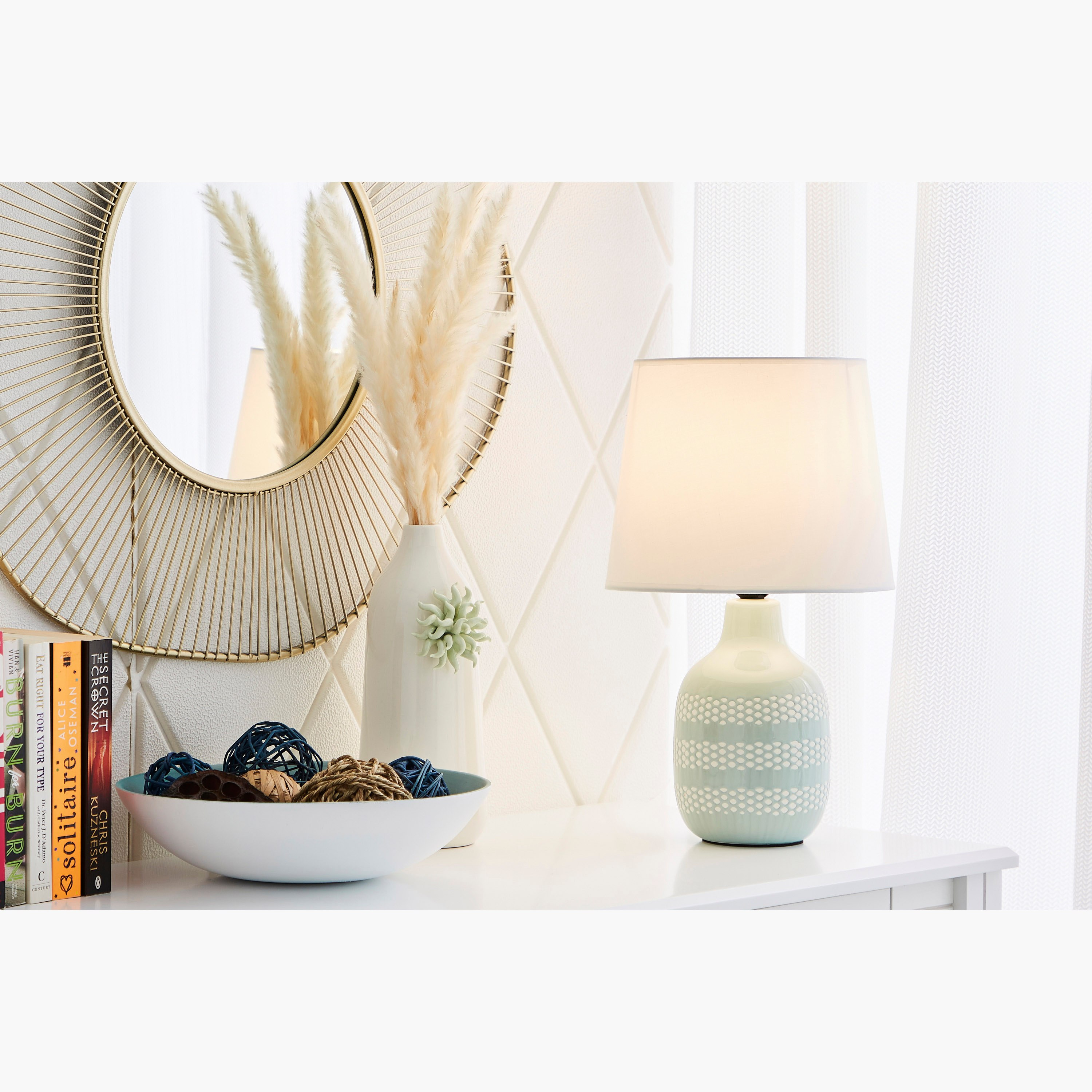 مصباح طاولة بقاعدة سيراميك بتصميم شريط بارز الملمس من سكايلار - 25x25x41.5 سم-hbxlivingroom-lighting-tablelamps-image-4