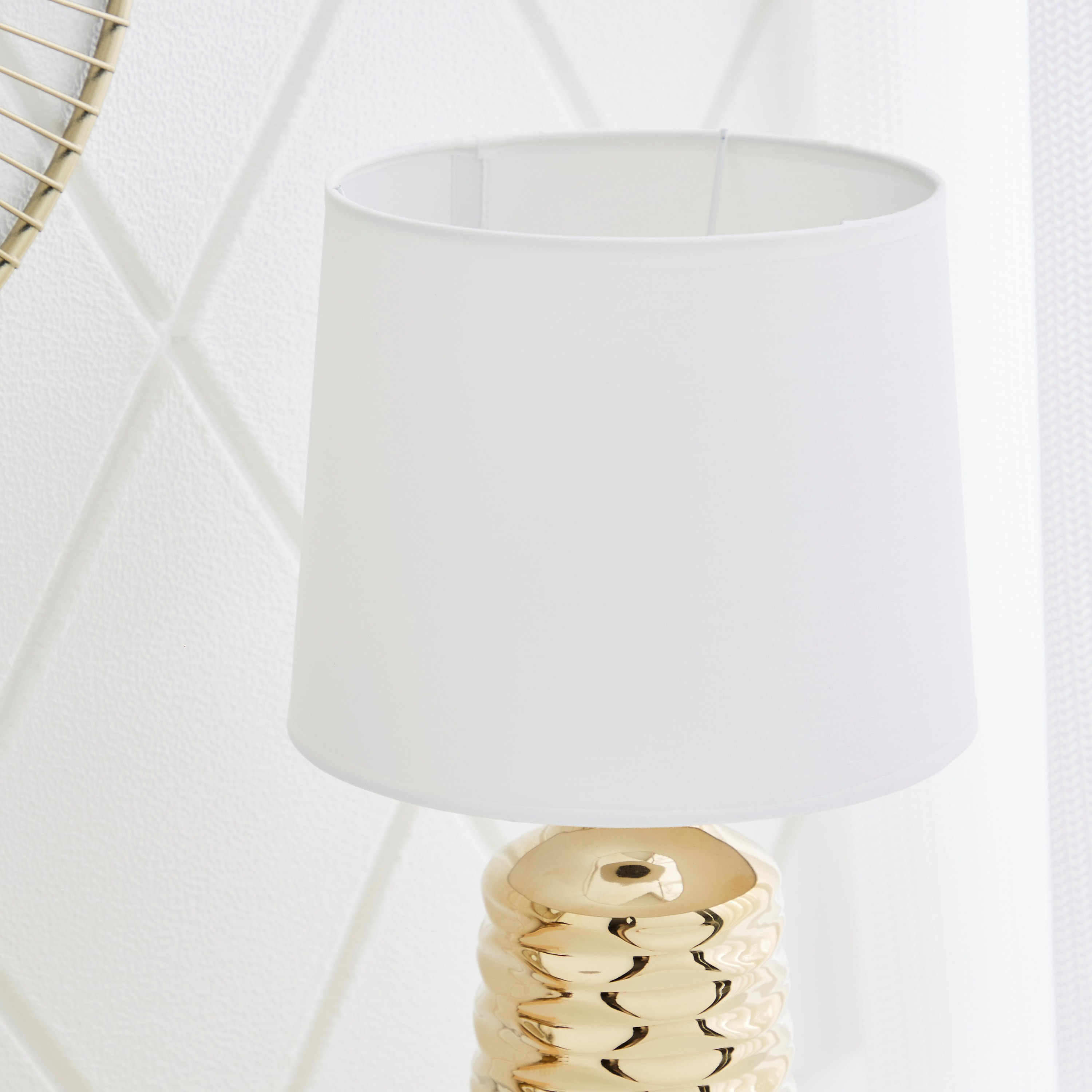 مصباح طاولة سيراميك بقاعدة مضلعة من سكايلار - 25x25x38 سم-hbxlivingroom-lighting-tablelamps-image-3