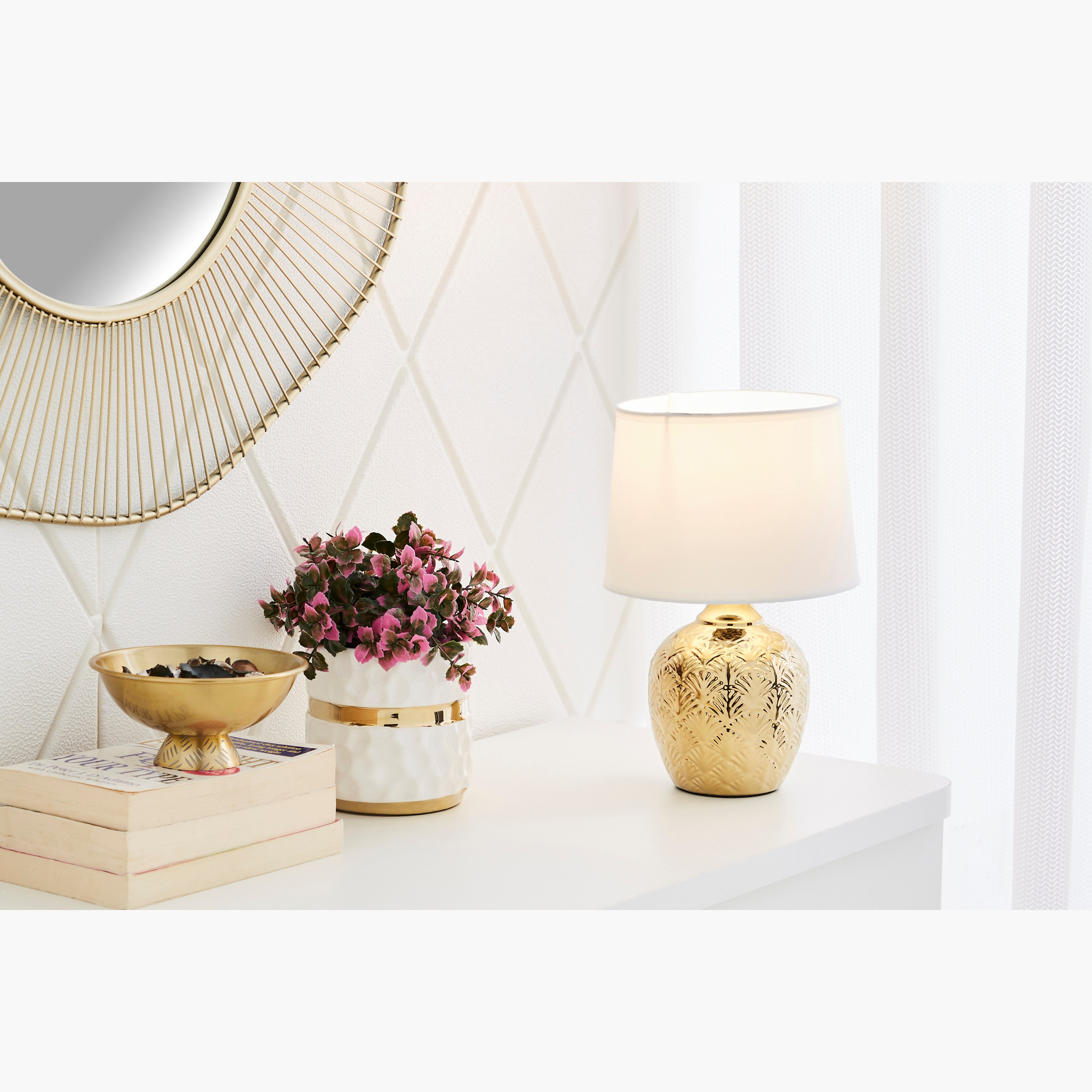 مصباح طاولة سيراميك بقاعدة مسبوكة بارزة الملمس من سكايلار - 20x20x29 سم-hbxlivingroom-lighting-tablelamps-image-4