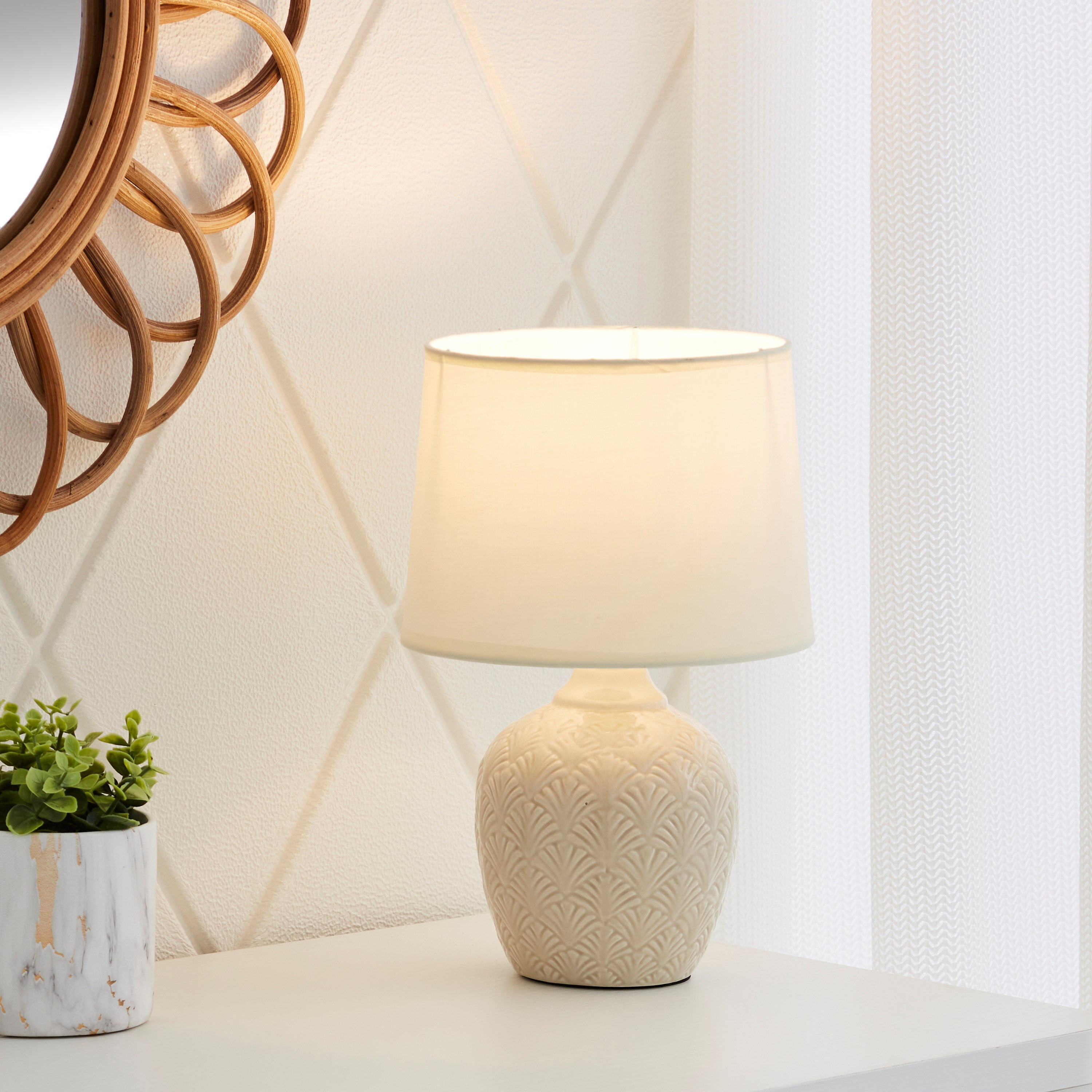 مصباح طاولة سيراميك بارز الملمس من سكايلار - 20x20x29 سم-hbxlivingroom-lighting-tablelamps-image-2