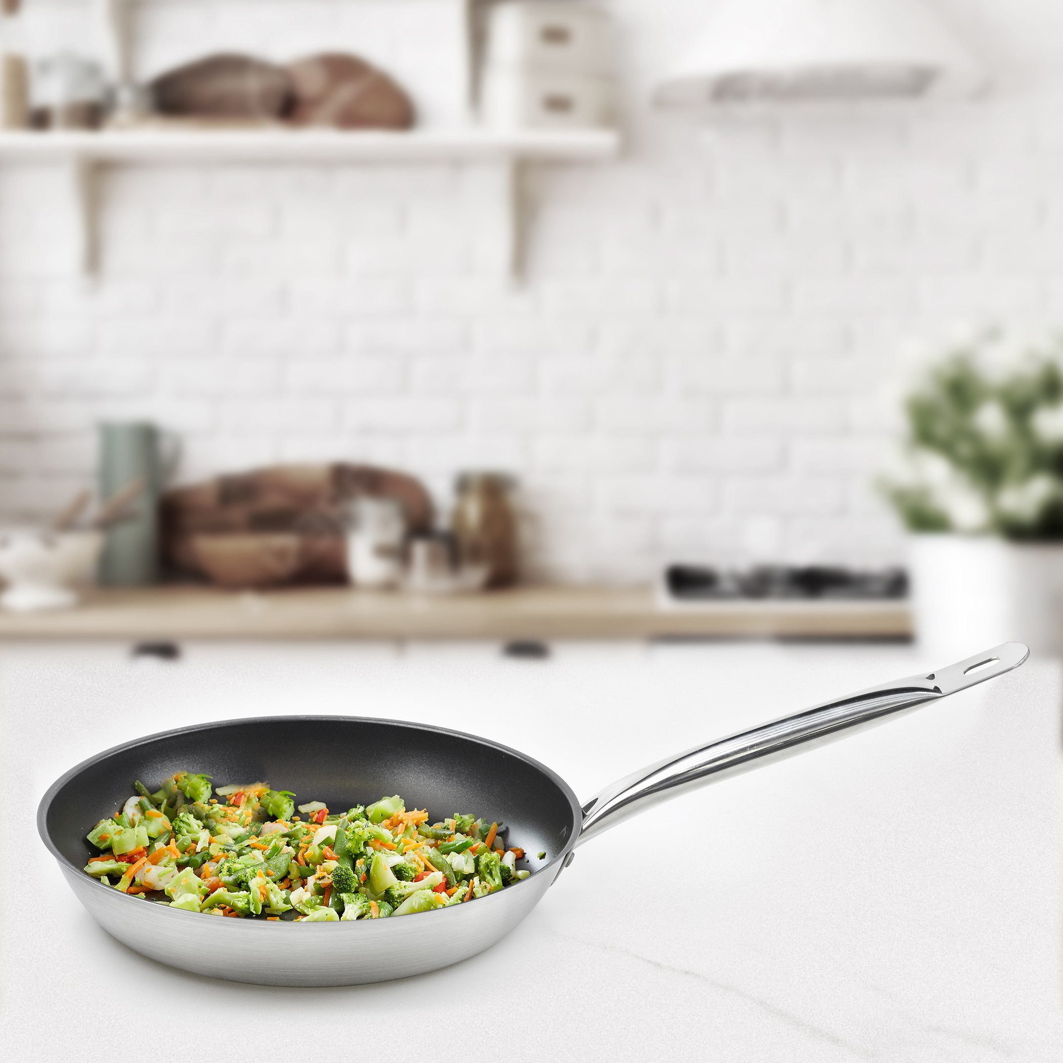 مقلاة غير لاصقة من فيونا - 28 سم-hbxkitchen-kitchenware-foodpreparation-image-1