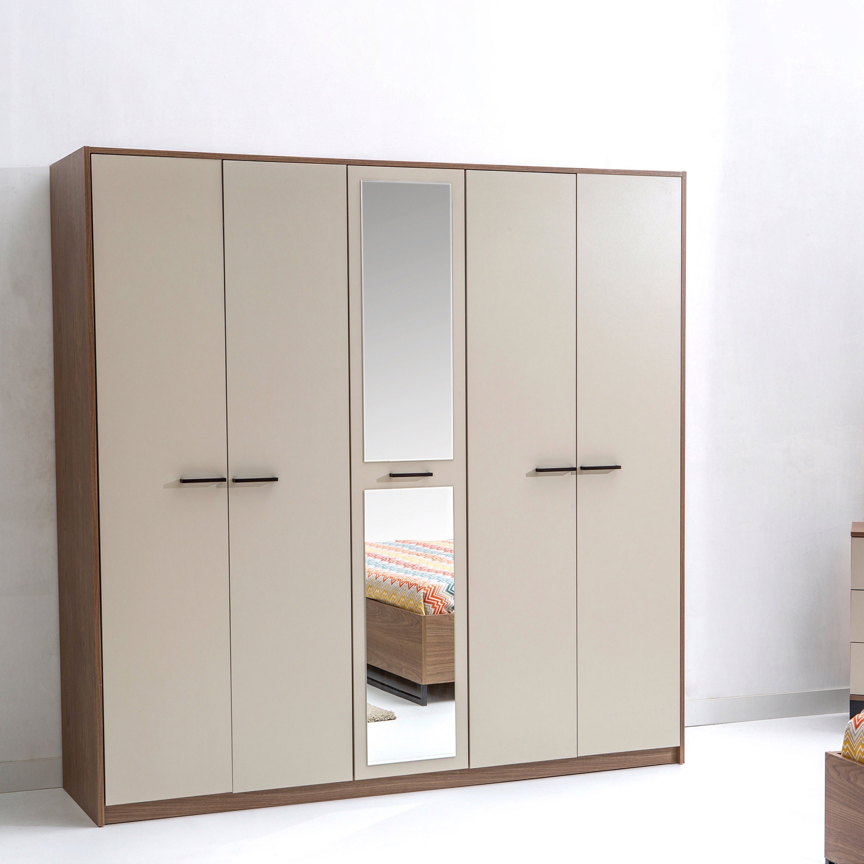 خزانة ملابس 5 أبواب بمرآة من سافونا-hbxfurniture-wardrobes-image-1