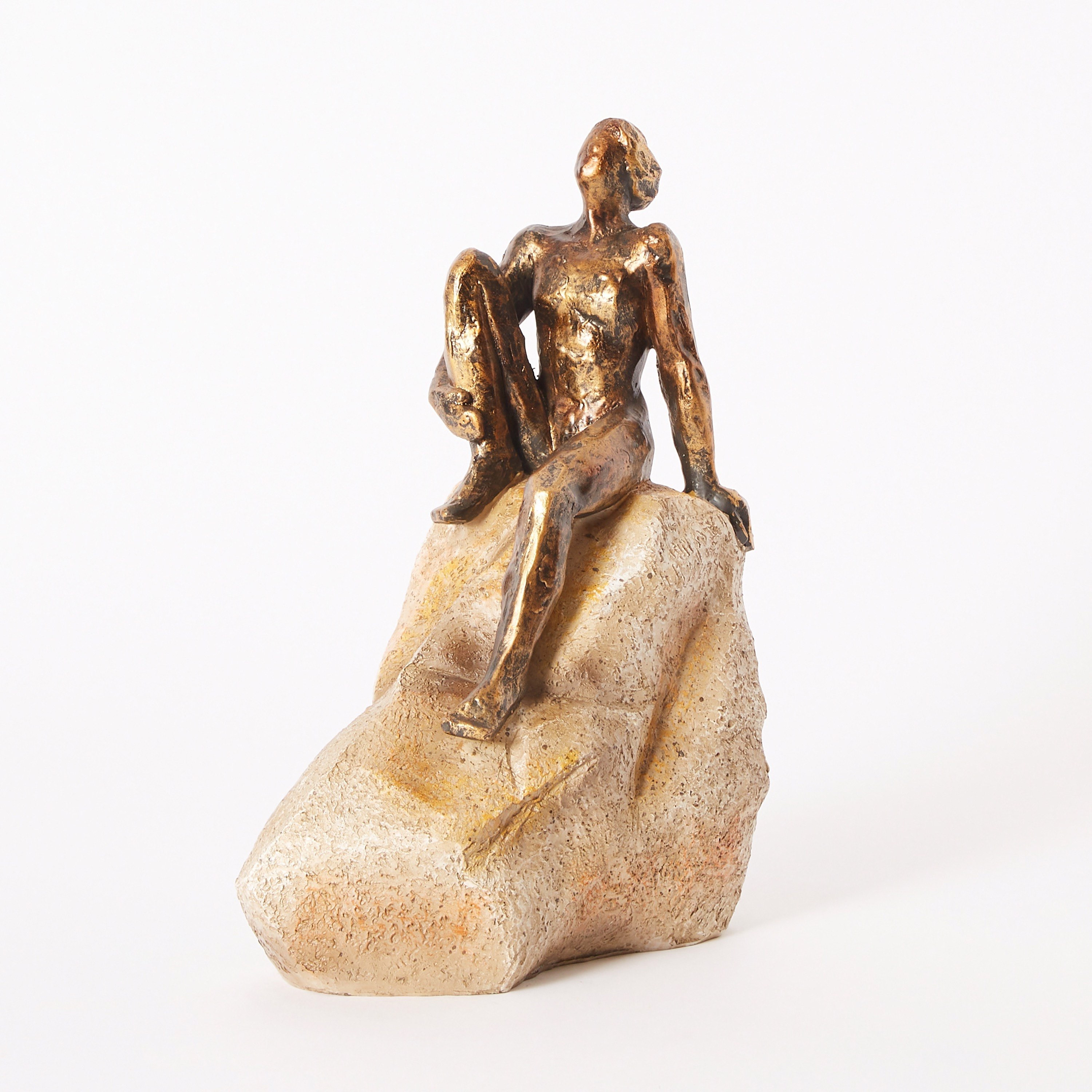 تمثال بوليريسين لرجل على صخرة من إيسلا - 18.5x9.7x23.2 سم-hbxhomeware-homedecor-figurinesandornaments-image-5