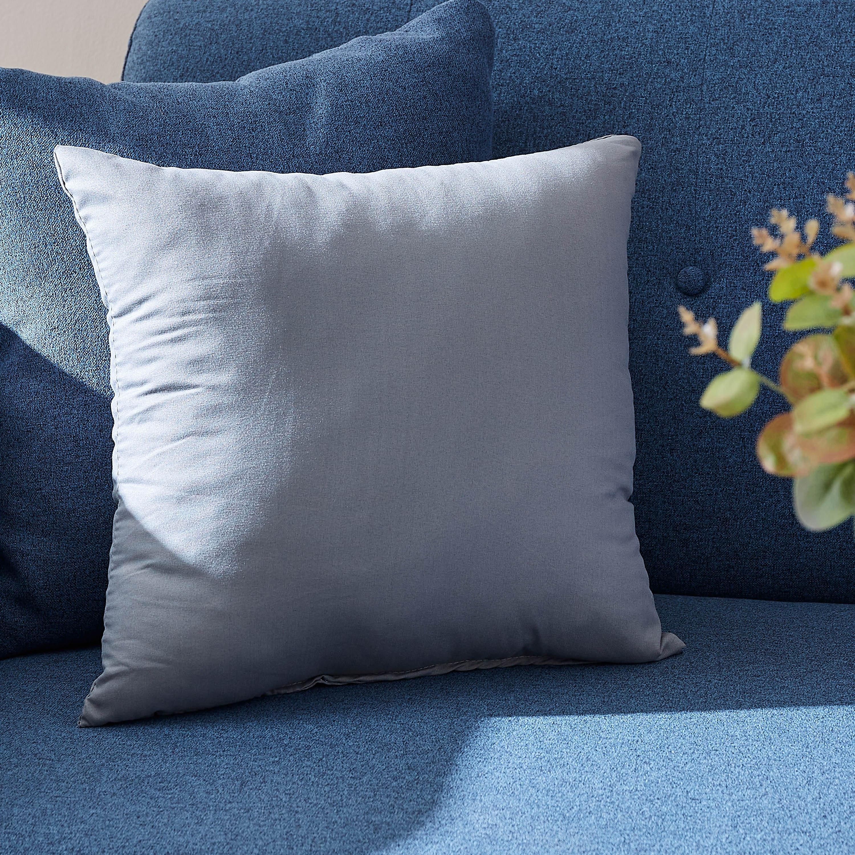 وسادة محشوة ألياف دقيقة من أكسيس - 40x40 سم-hbxlivingroom-furnishings-cushionsandcovers-filledcushions-image-1
