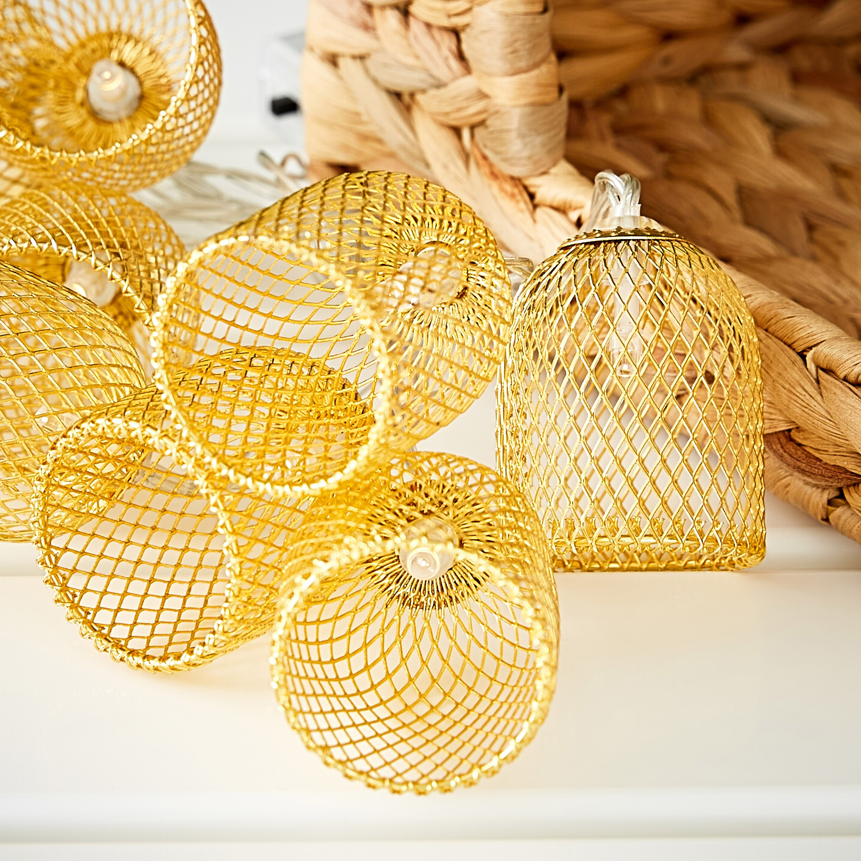 حبل إضاءة معدني بـ10 لمبات إل إي دي من أورلا - 5x5 سم-hbxdiningroom-lighting-decorativesandstringlights-image-3