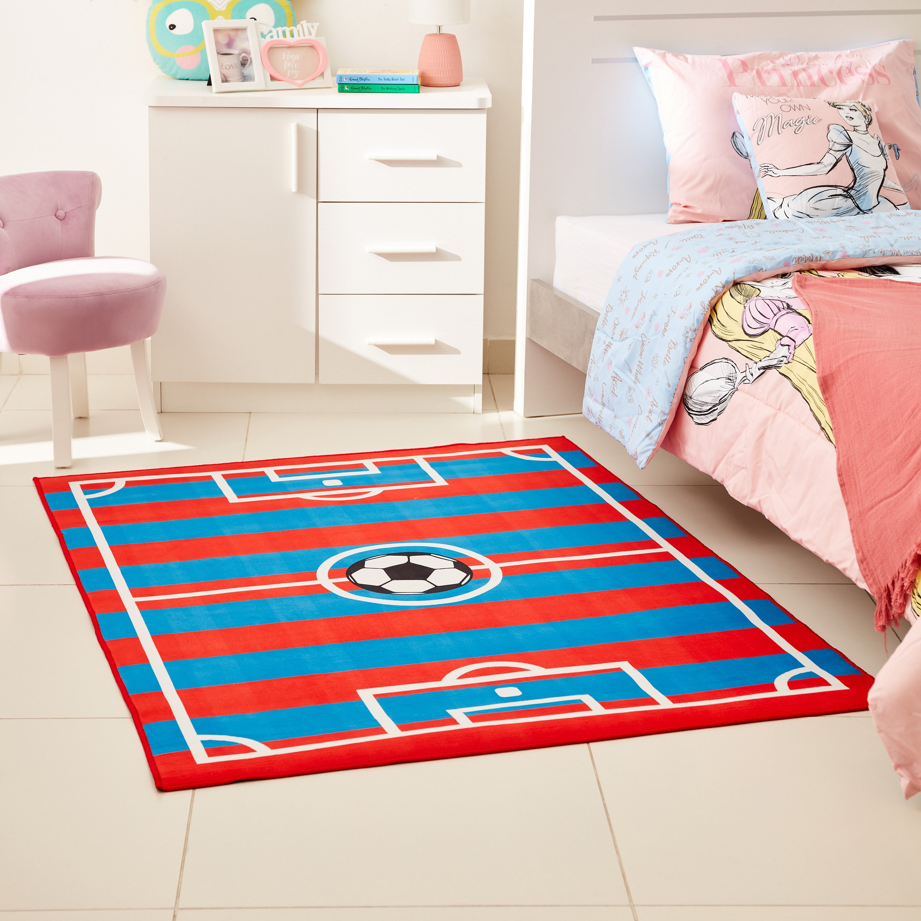 سجادة بتصميم ملعب كرة القدم من كومفي - 120x160 سم-hbxdecorandfurnishings-floorcoverings-rugs-image-1