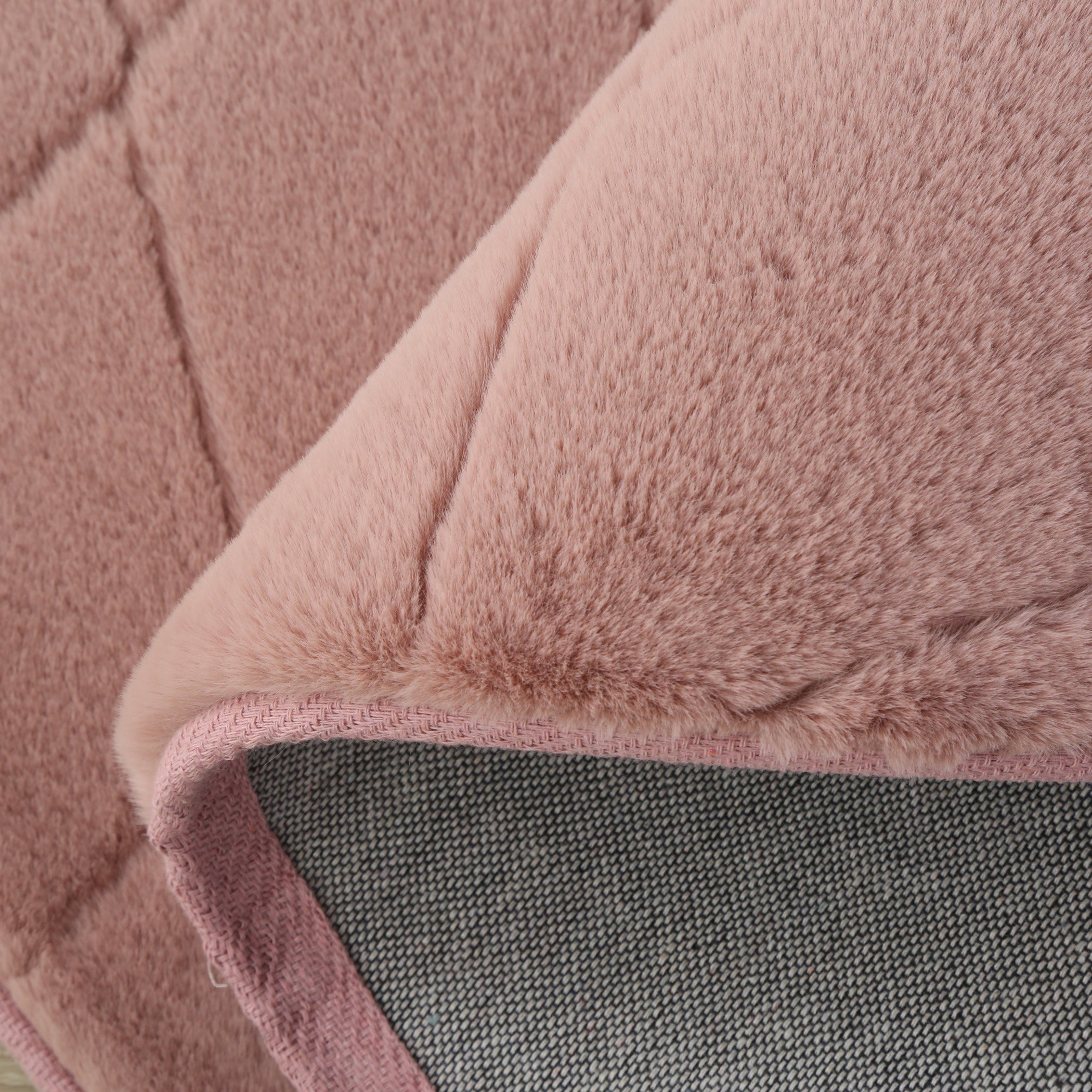 سجادة فرو أرنب مخيّطة ومستديرة من جوريك - 120 سم-hbxdecorandfurnishings-floorcoverings-rugs-image-4