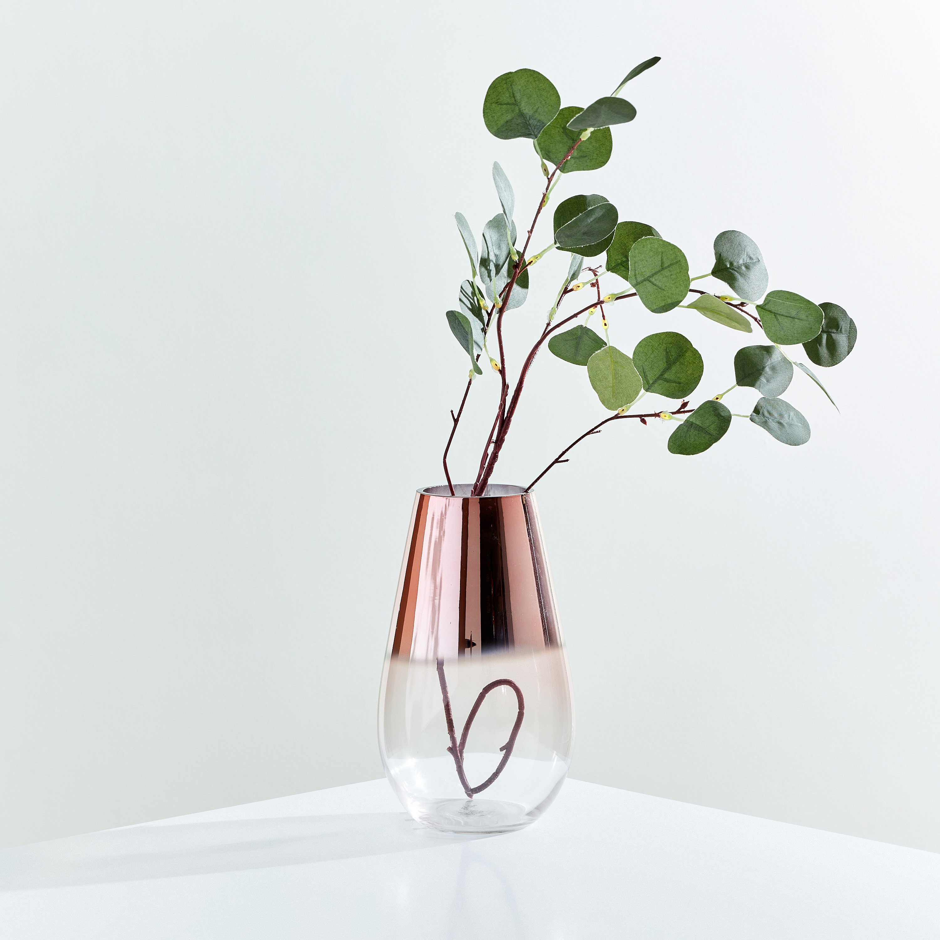 مزهرية زجاجية متدرجة الألوان بشكل قمع من إلينور - 15×25 سم-hbxbedroom-decorandaccessories-vases-image-1