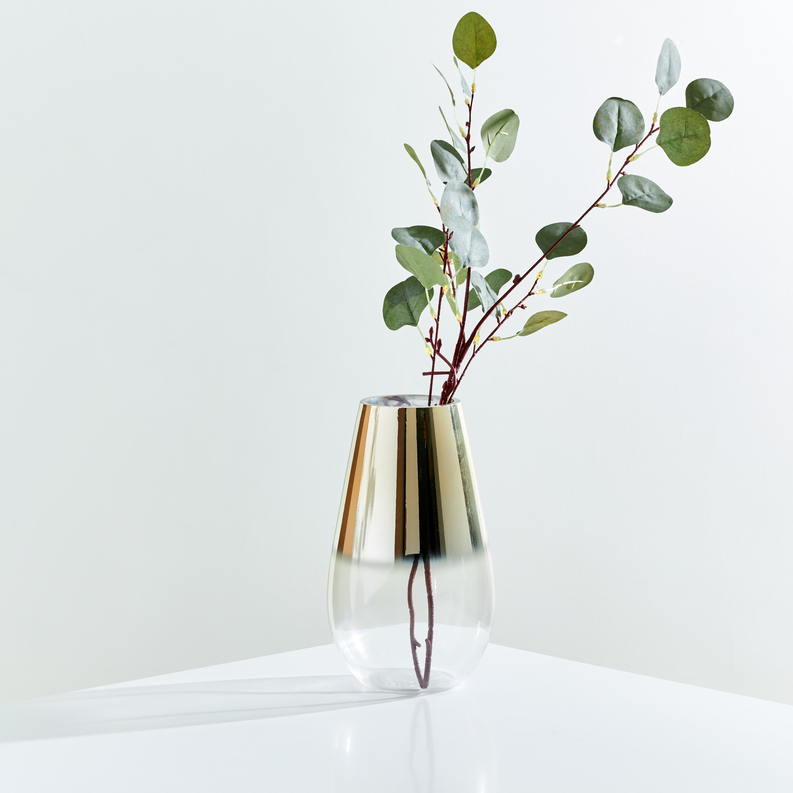 مزهرية زجاجية صغيرة متدرجة الألوان بشكل قمع من إلينور - 15×25 سم-hbxbedroom-decorandaccessories-vases-image-1