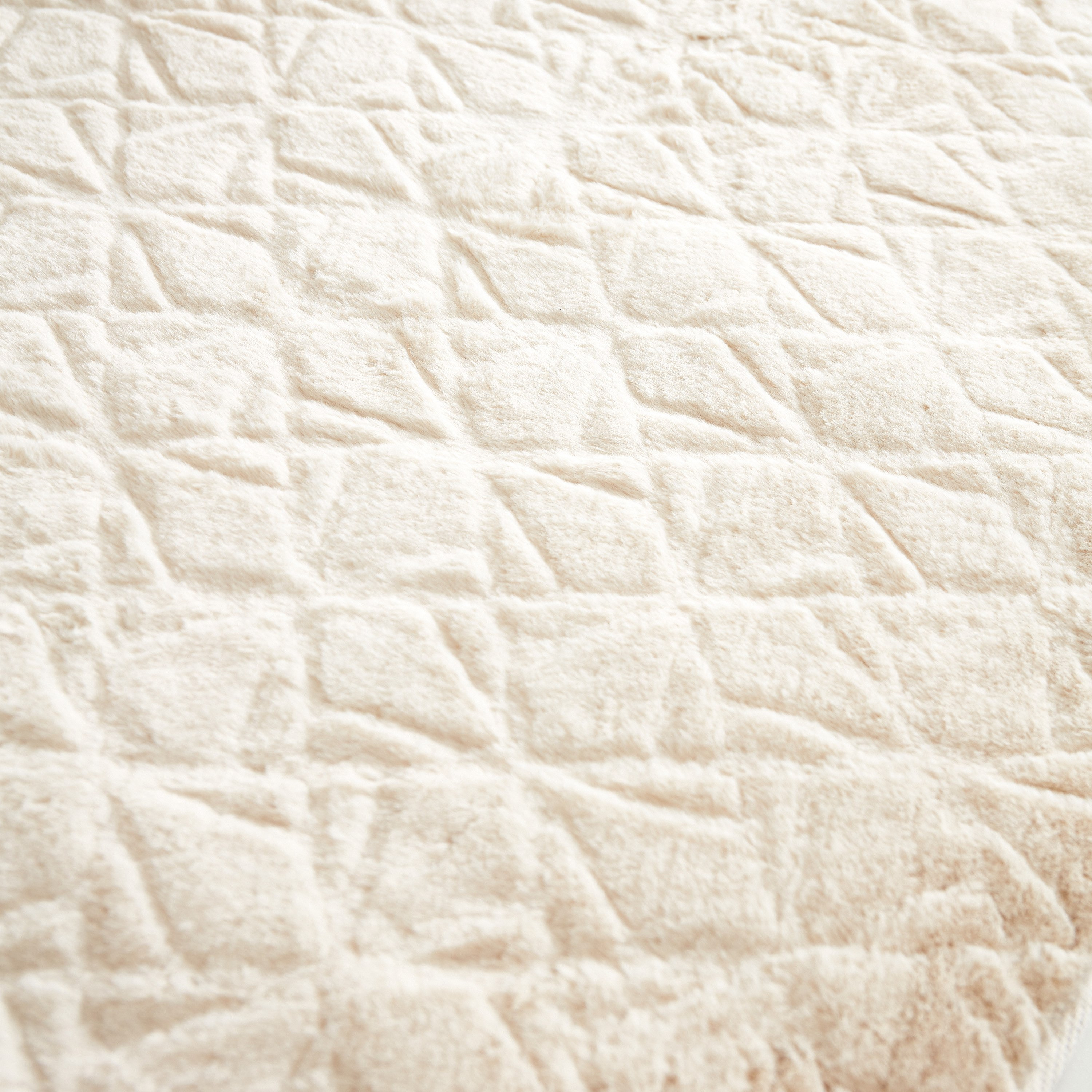 سجادة فرو أرنب منقوشة من نويلا وارن - 60x150 سم-hbxdecorandfurnishings-floorcoverings-rugs-image-3