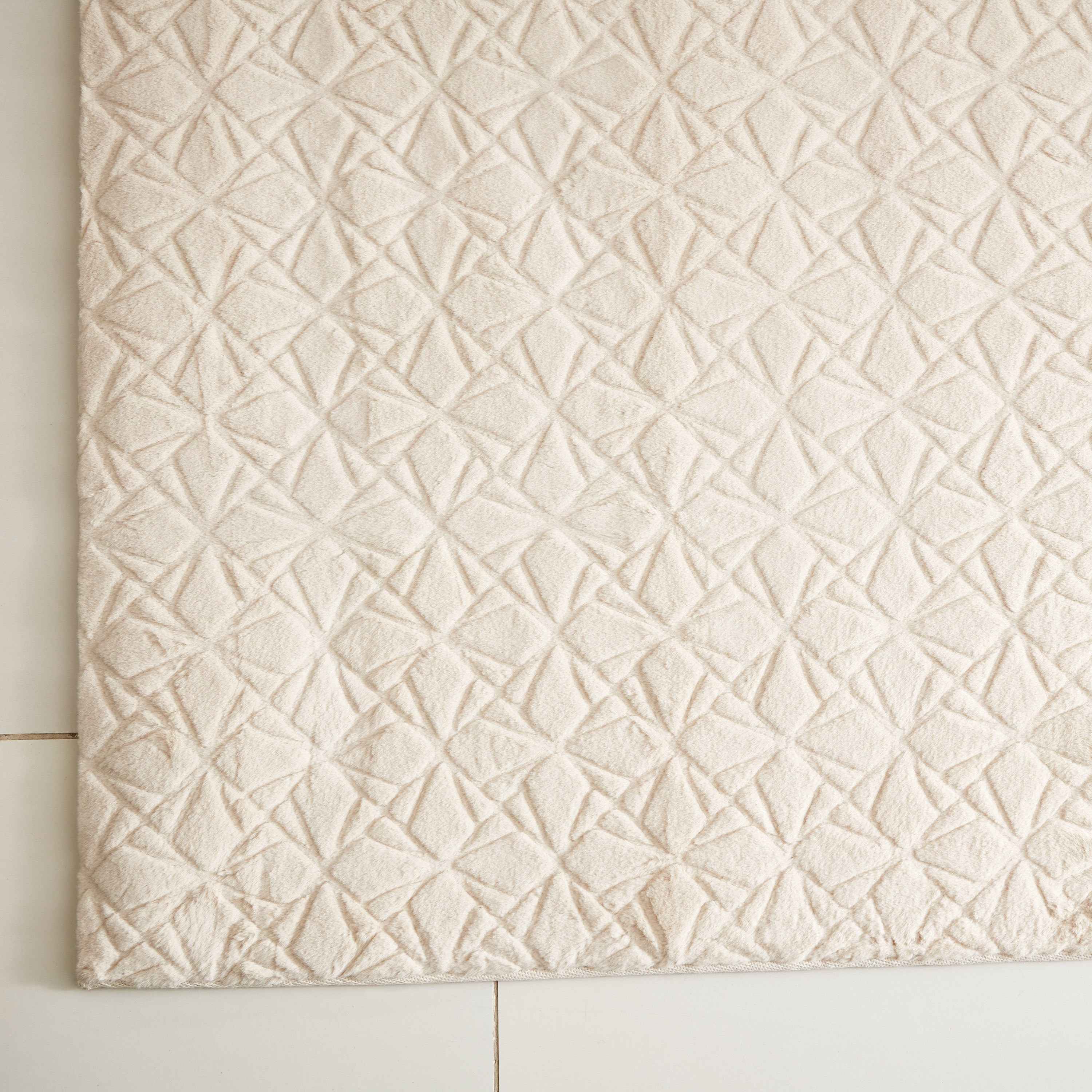 سجادة فرو أرنب صناعي منقوشة من نويلا وارن - 150x200 سم-hbxdecorandfurnishings-floorcoverings-rugs-image-2