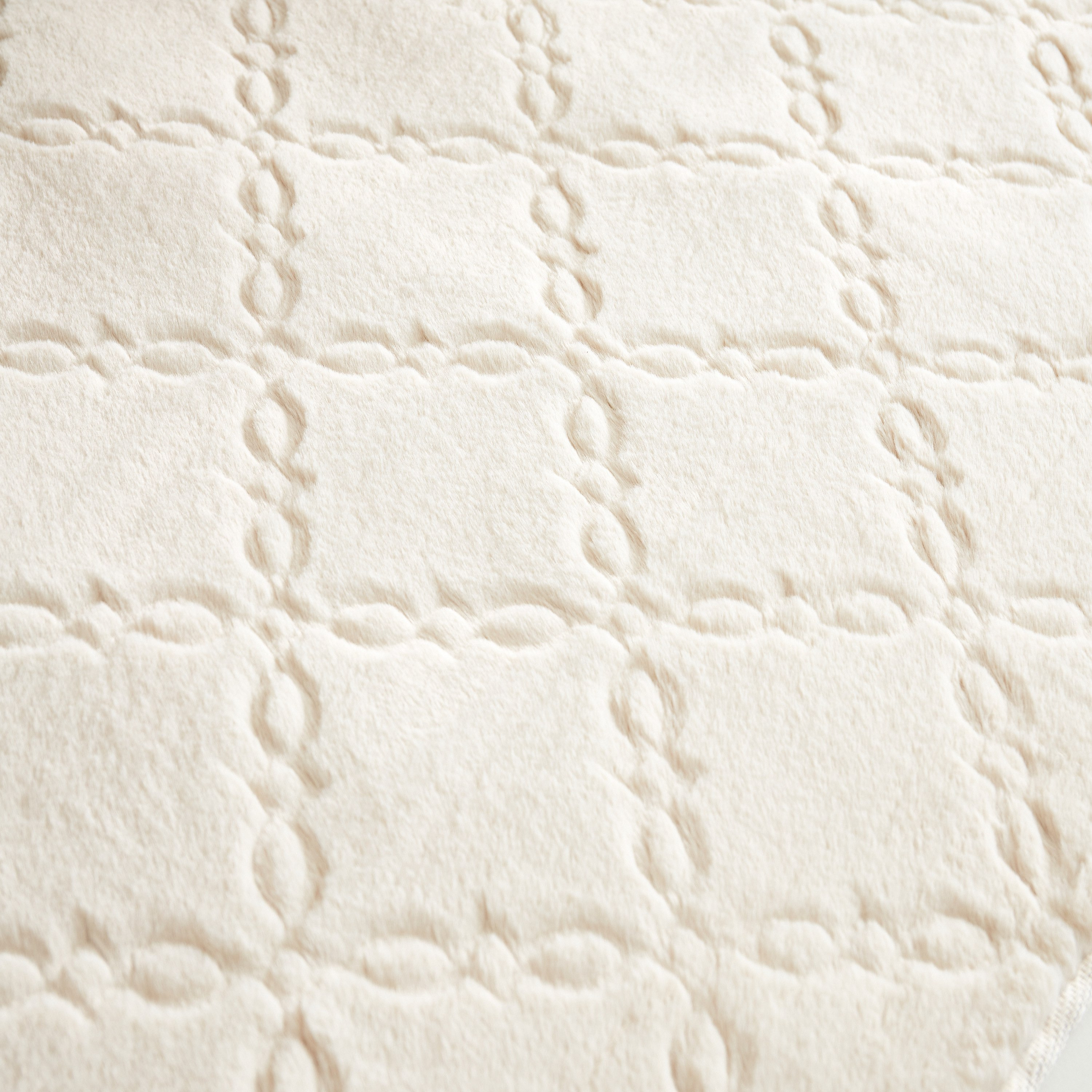 سجادة فرو أرنب منقوشة من نويلا كاتي - 60x150 سم-hbxdecorandfurnishings-floorcoverings-rugs-image-3