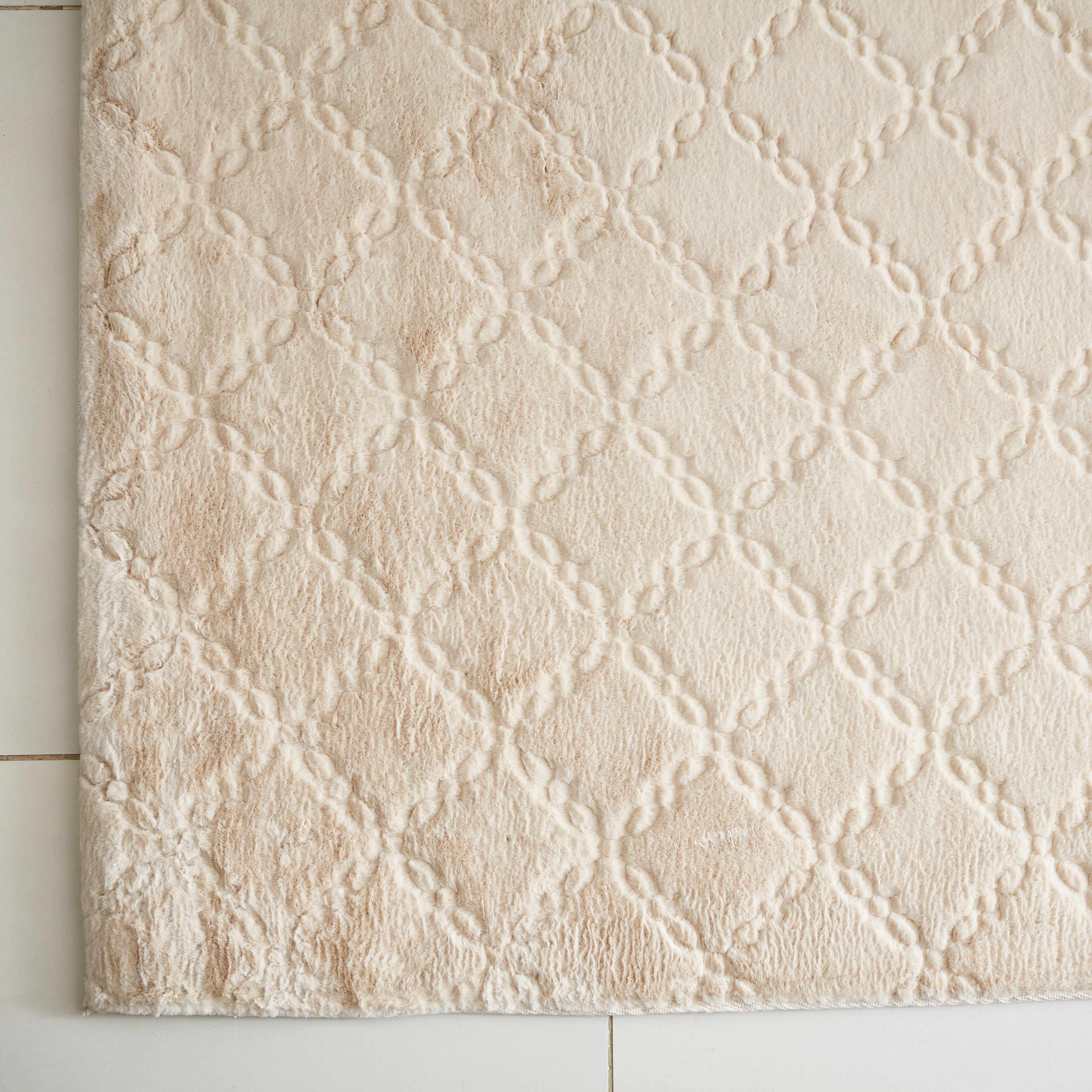 سجادة فرو أرنب منقوشة من نويلا كاتي - 110x160 سم-hbxdecorandfurnishings-floorcoverings-rugs-image-2