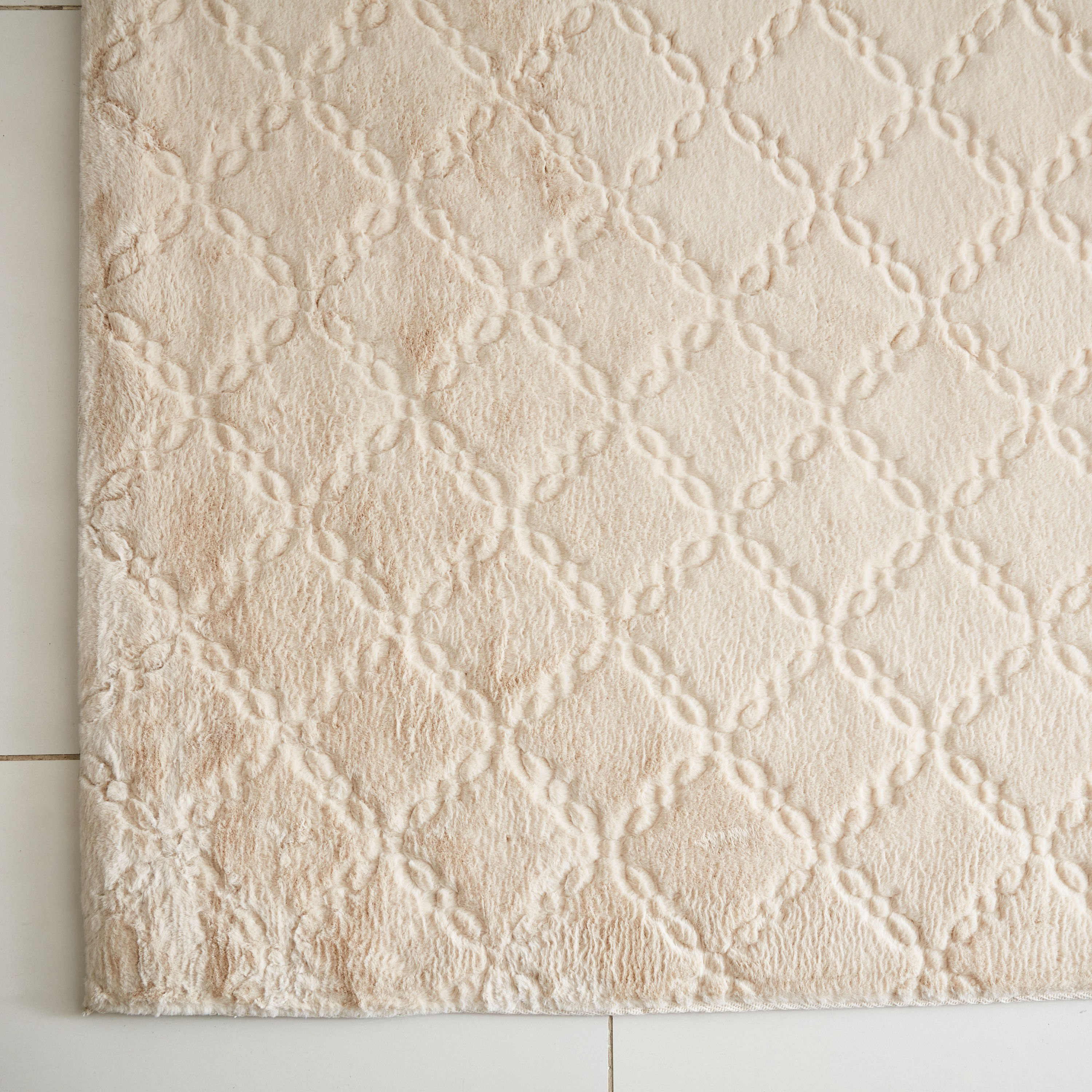 سجادة فرو أرنب منقوشة من نويلا كاتي - 150x200 سم-hbxdecorandfurnishings-floorcoverings-rugs-image-2