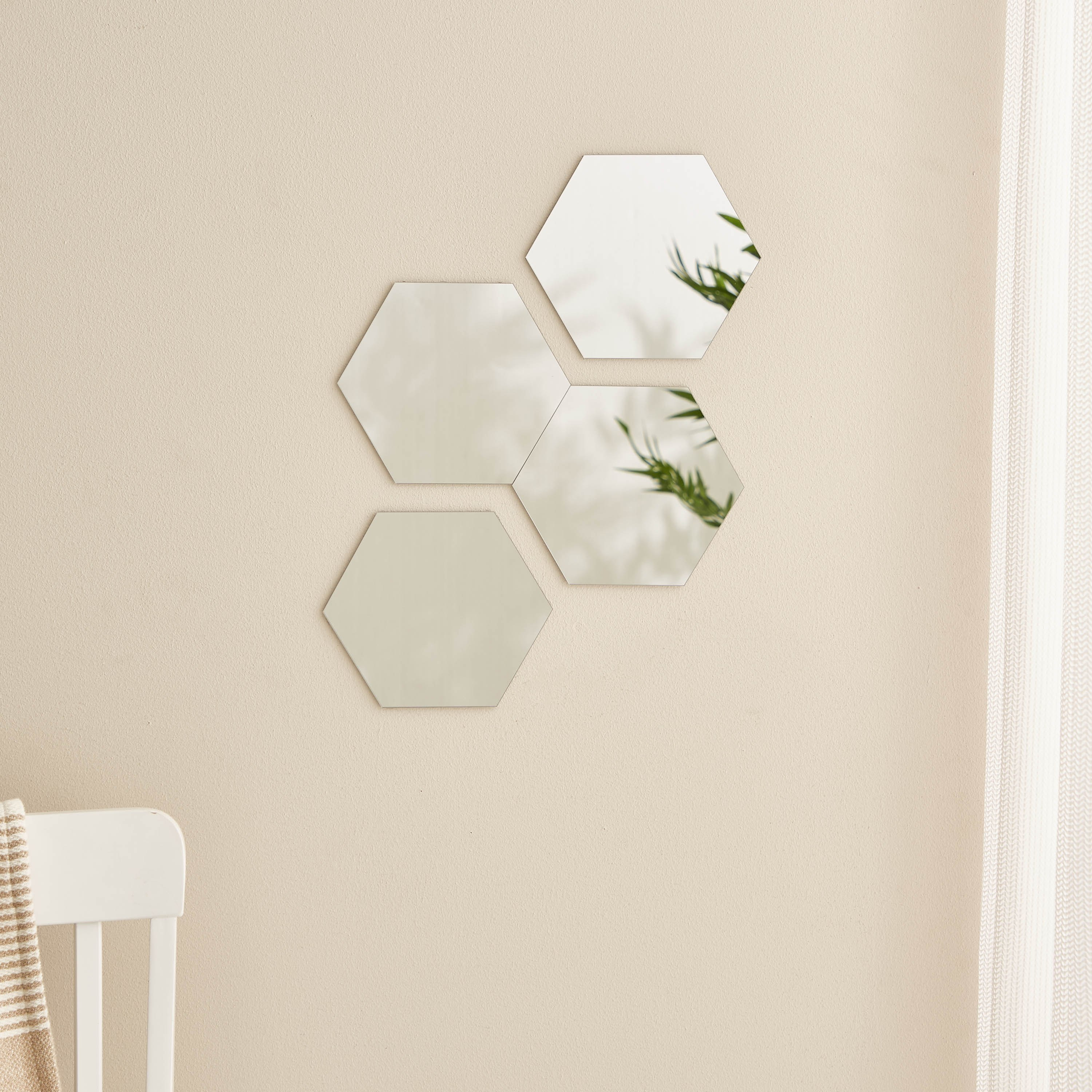 طقم مرايا سداسية 4 قطع من كيارا - 20x1x20 سم-PROMO_HB_AE_B1G1_250925-image-1