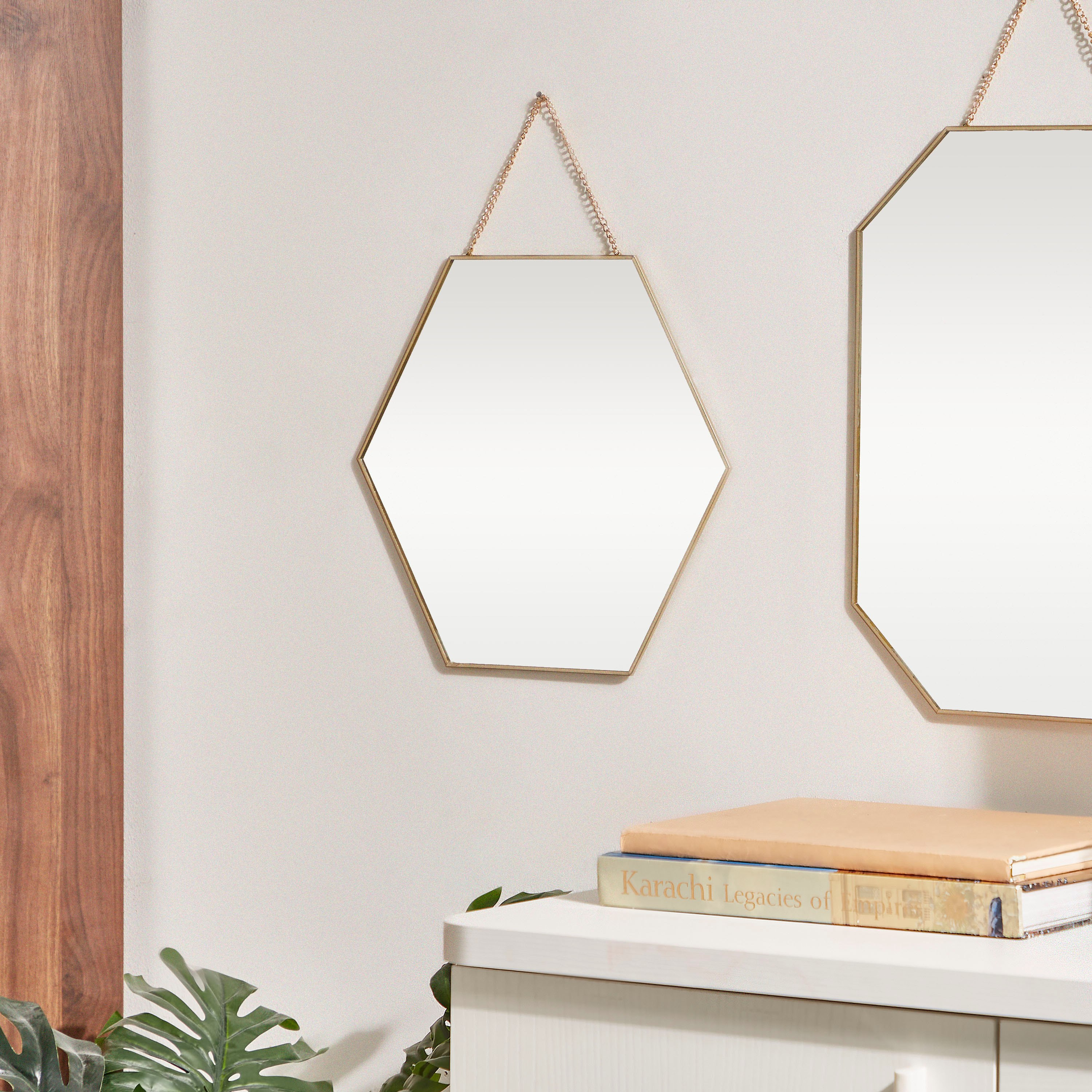 تسوق مرآة معلقة سداسية من كيارا 30x1x32 سم اون لاين هوم بوكس البحرين