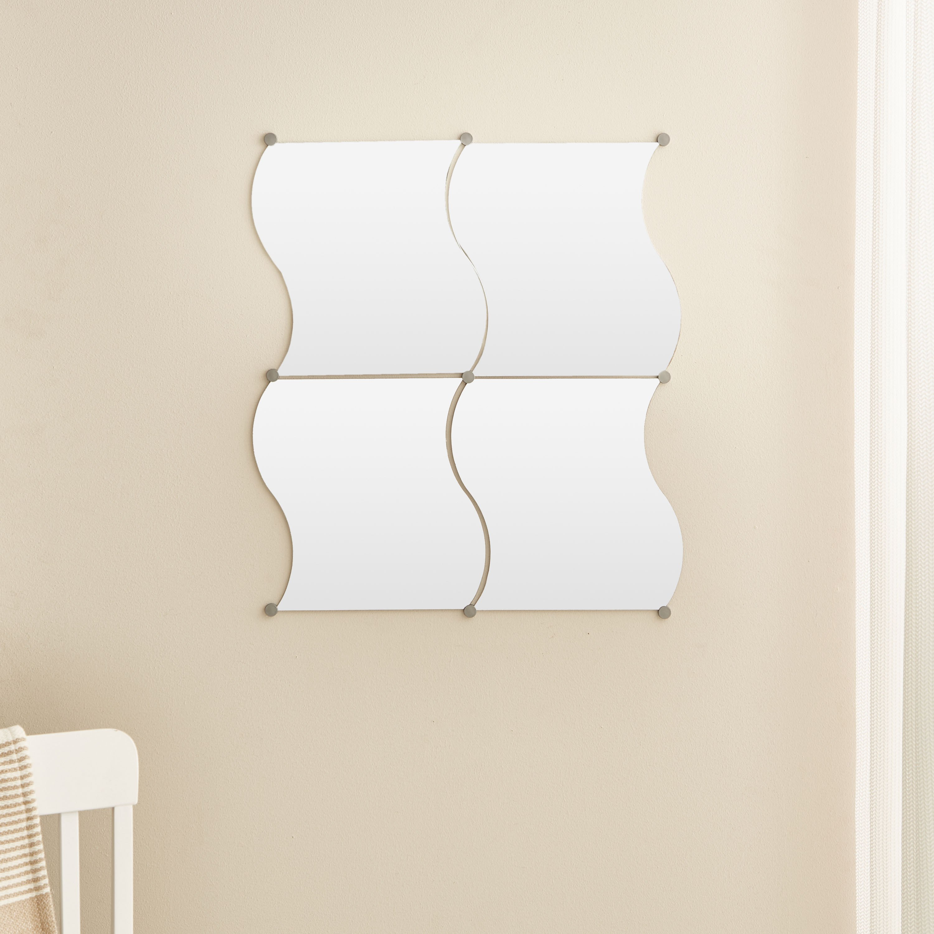 طقم مرايا مموج 4 قطع من كيارا - 30x1x30 سم-hbxhomeware-hbxdecorandfurnishings-image-1