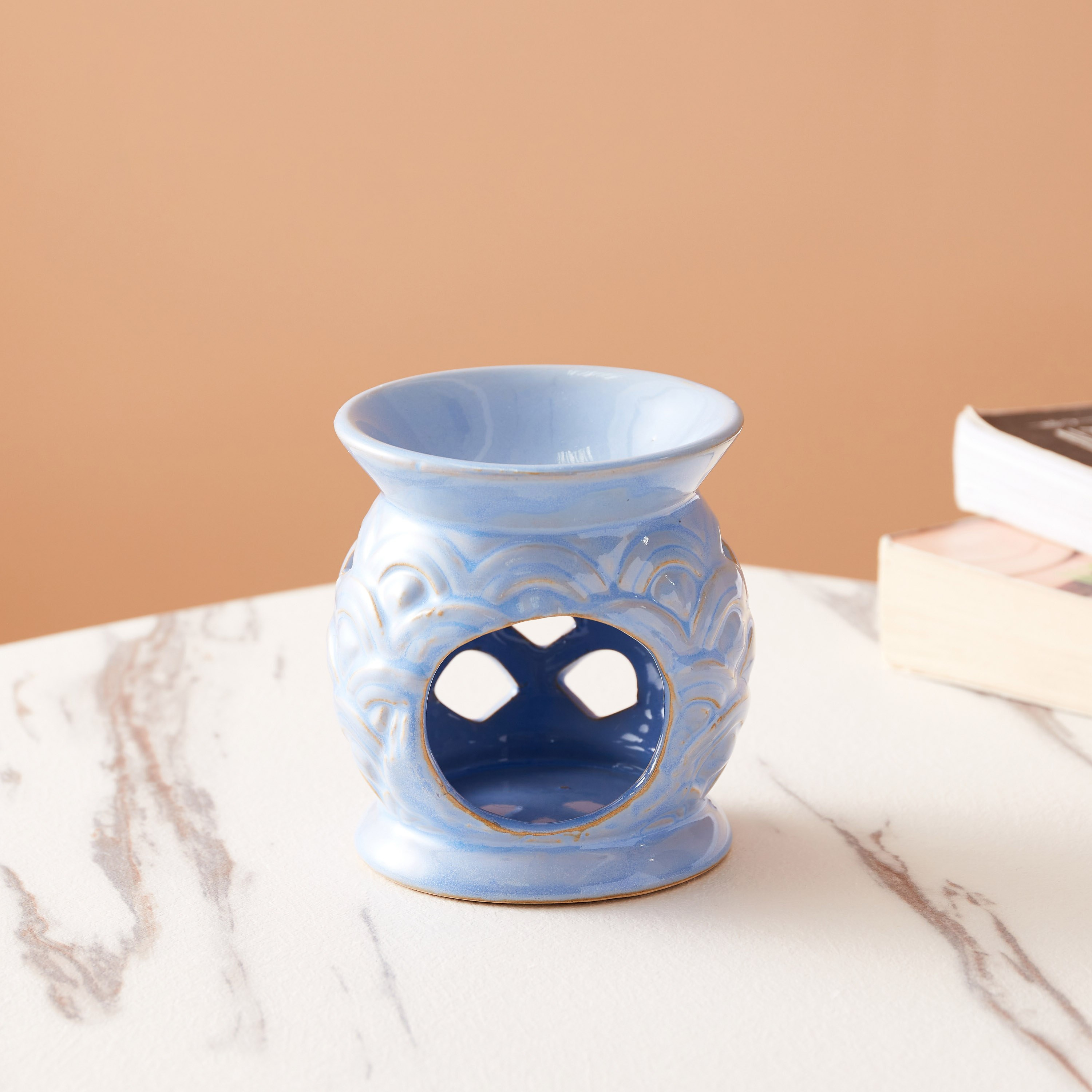 مبخرة زيوت سيراميك بتصاميم مفرغّة من زيتا - 9x9x10 سم-hbxbedroom-homefragrance-oilburners-image-2