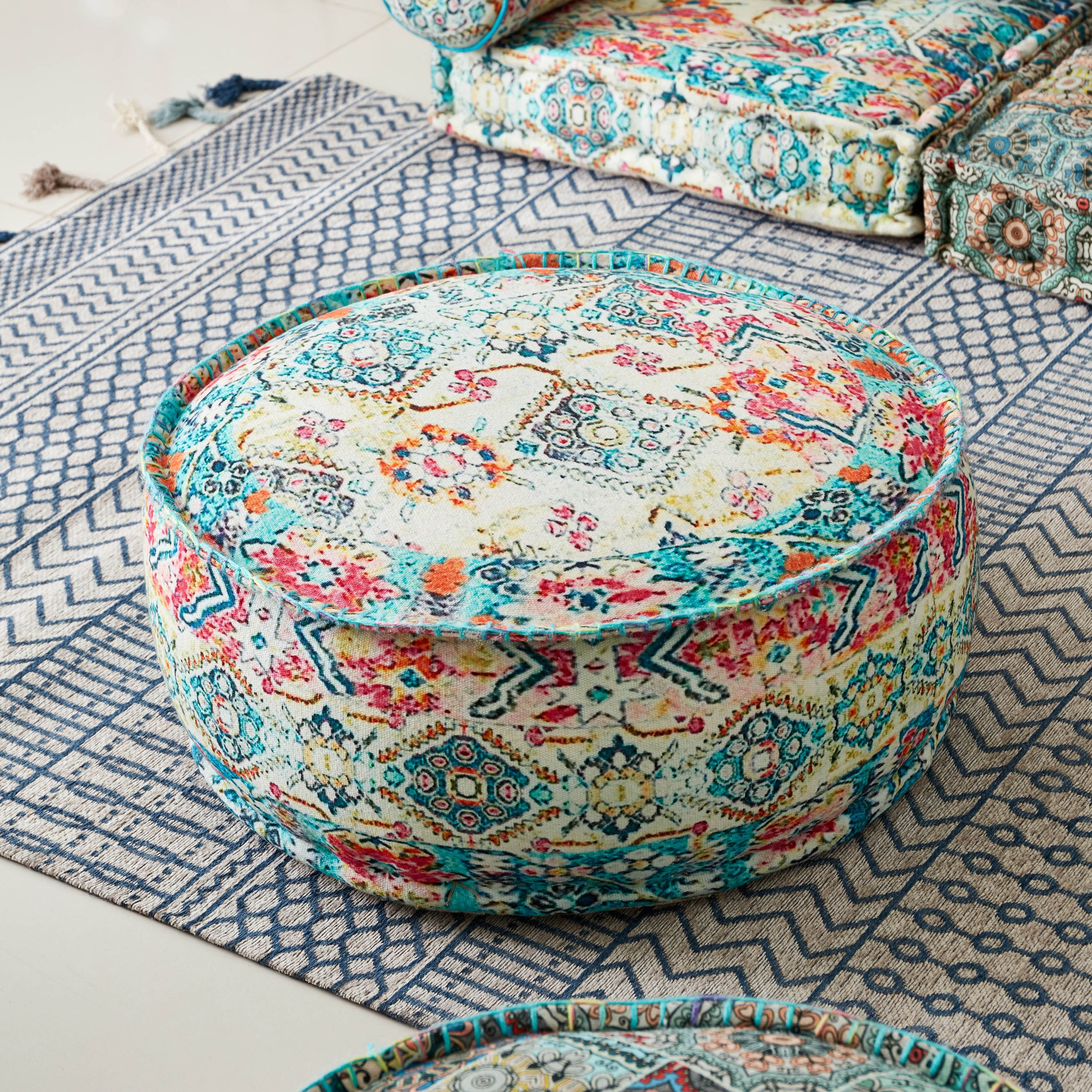 مقعد بوف بتصميم رقعات طبعات من مارجان ماهير - 60x60x25 سم-hbxlivingroom-sofasandarmchairs-ottomansandfootstools-image-1