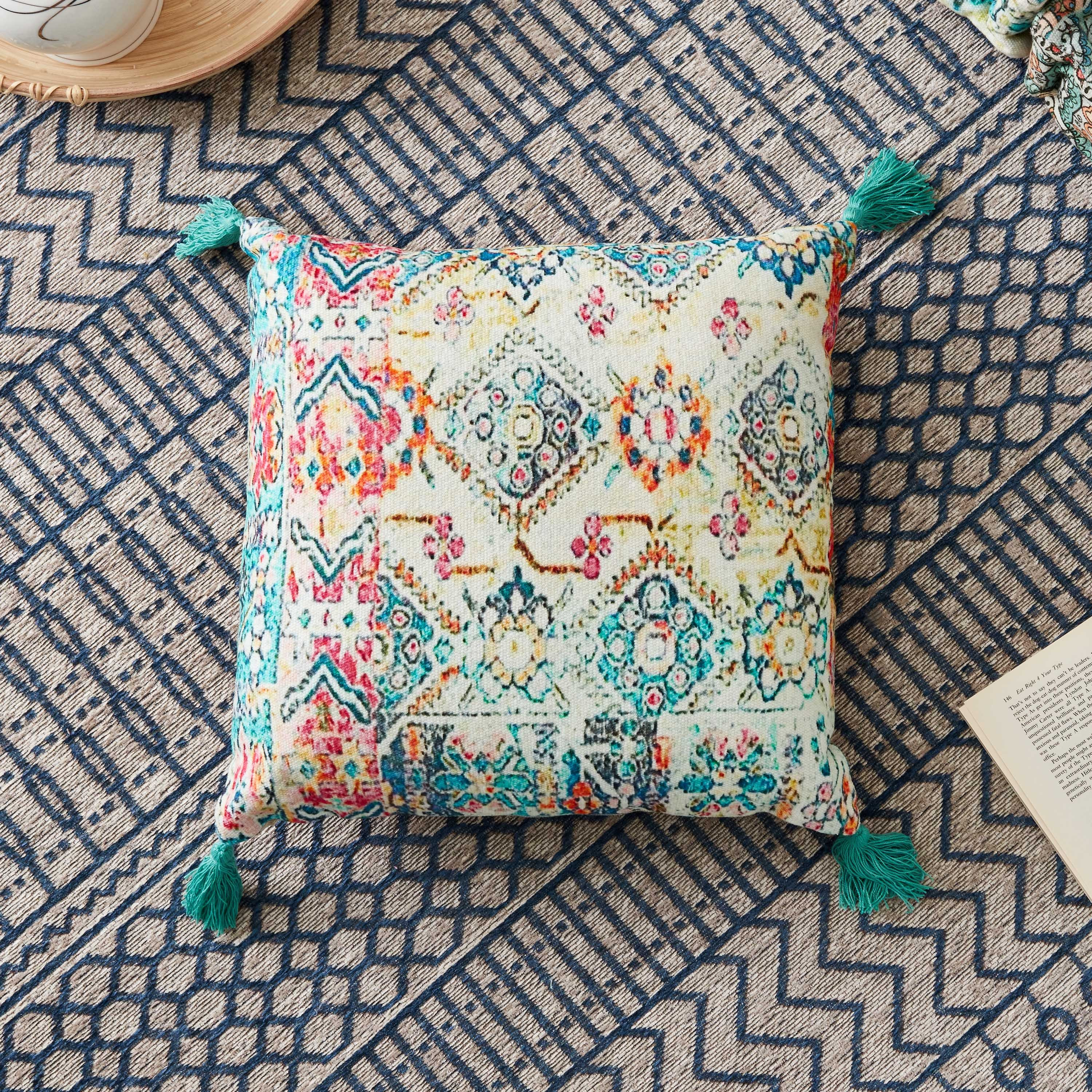 وسادة بتصميم رقعات وطبعات من مارجان ماهير - 40x40 سم-hbxhomeware-hbxdecorandfurnishings-image-1