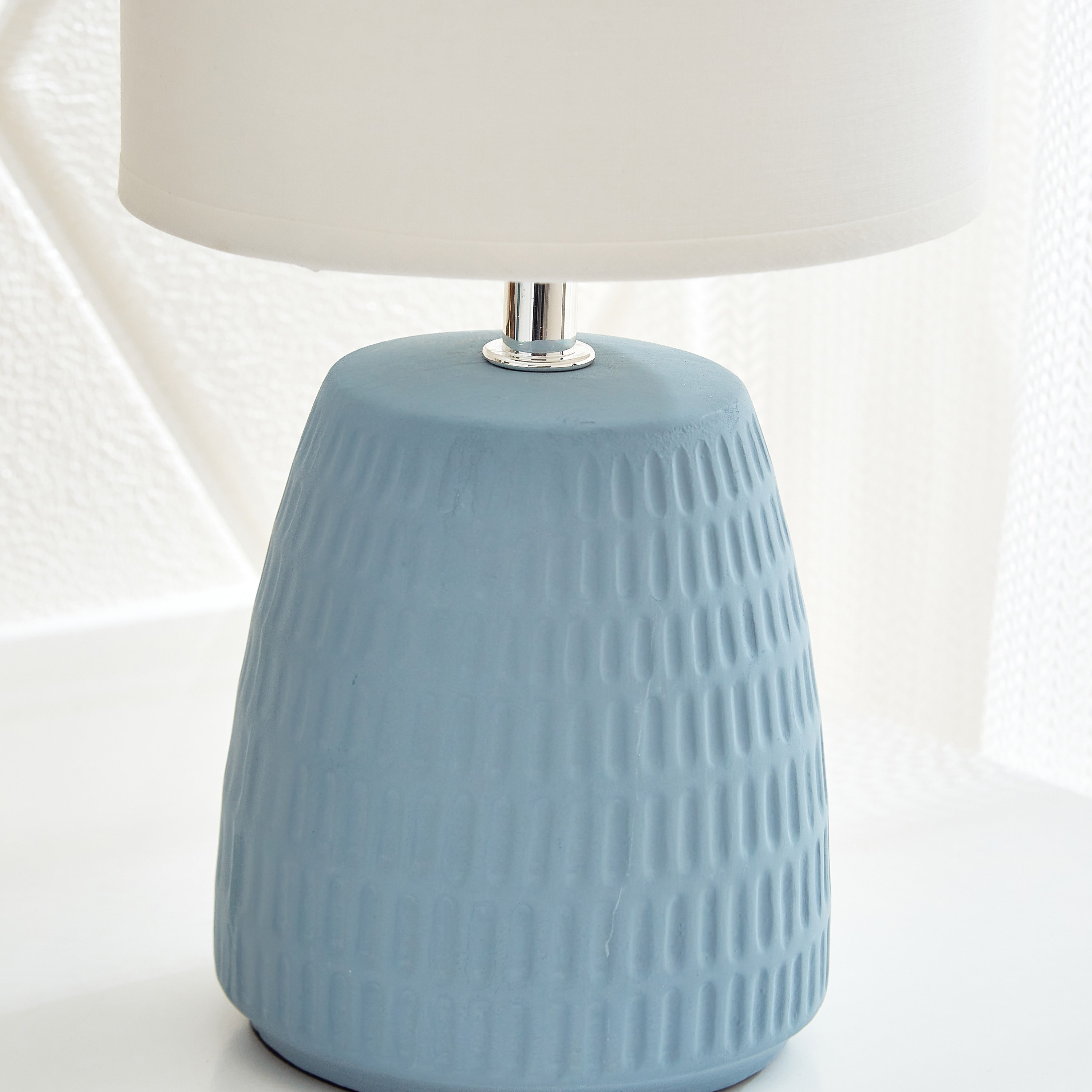 مصباح طاولة سيراميك بارز الملمس من كوو - 15x15x30 سم-hbxlivingroom-lighting-tablelamps-image-3