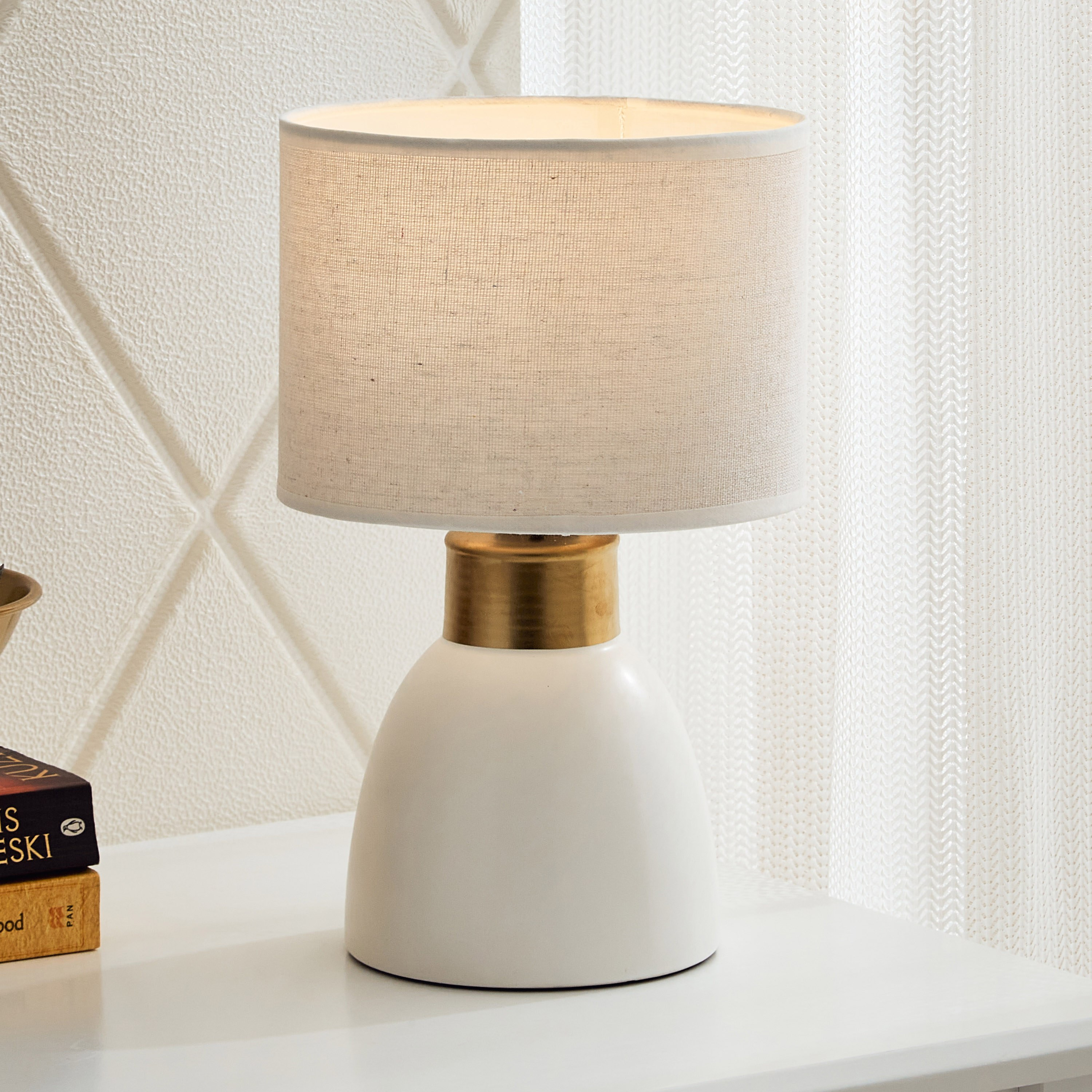 مصباح طاولة بقاعدة سيراميك من كوو - 19x19x34 سم-hbxlivingroom-lighting-tablelamps-image-2