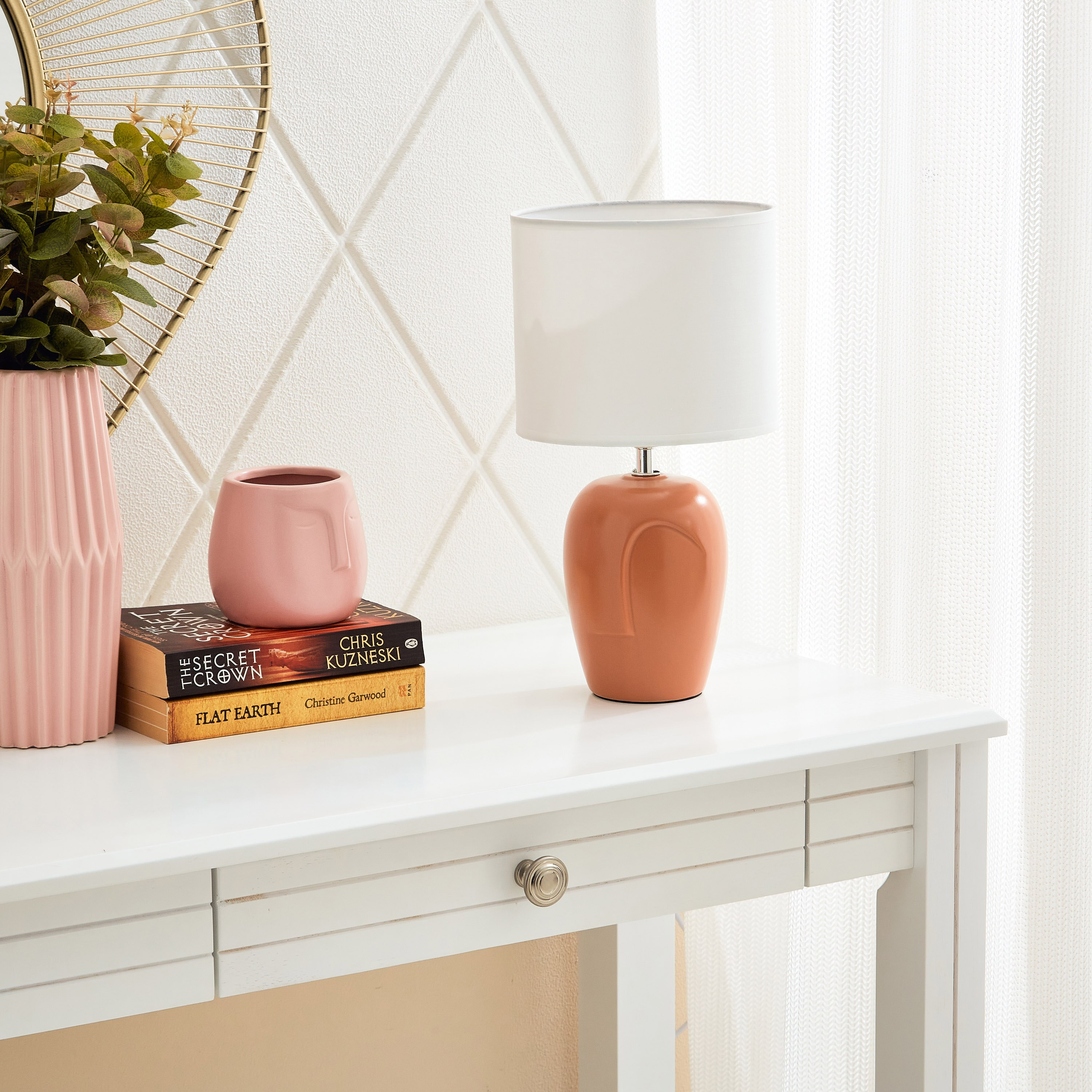 مصباح طاولة بقاعدة سيراميك من كوو - 18x19x34 سم-hbxlivingroom-lighting-tablelamps-image-4