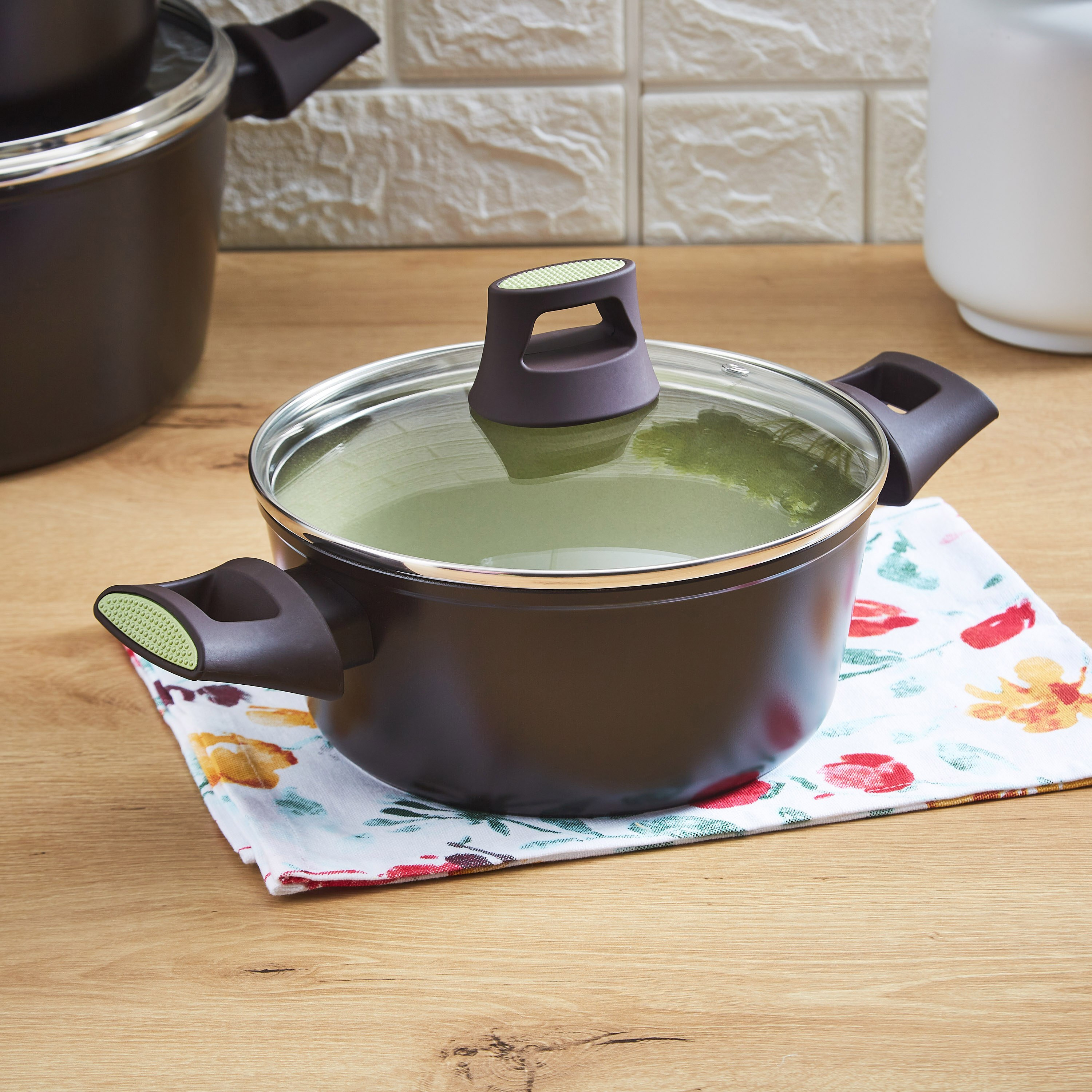 Feast Avocado Casserole with Soft Grip Handle - 20 cm-hbxkitchen-kitchenware-foodpreparation-image-1