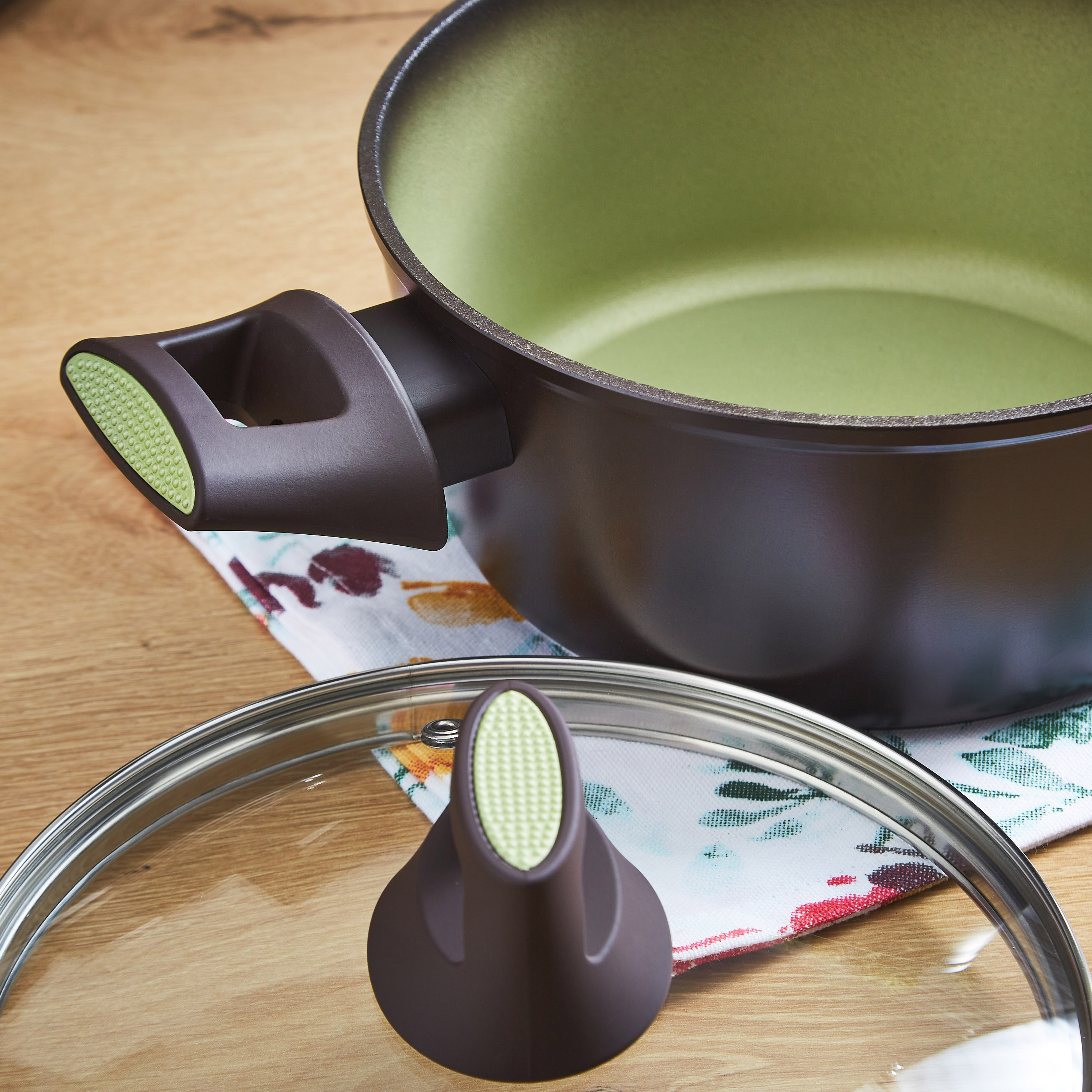 كسرولة بمقابض ناعمة من فيست أفوكادو - 24 سم-hbxkitchen-kitchenware-foodpreparation-image-4