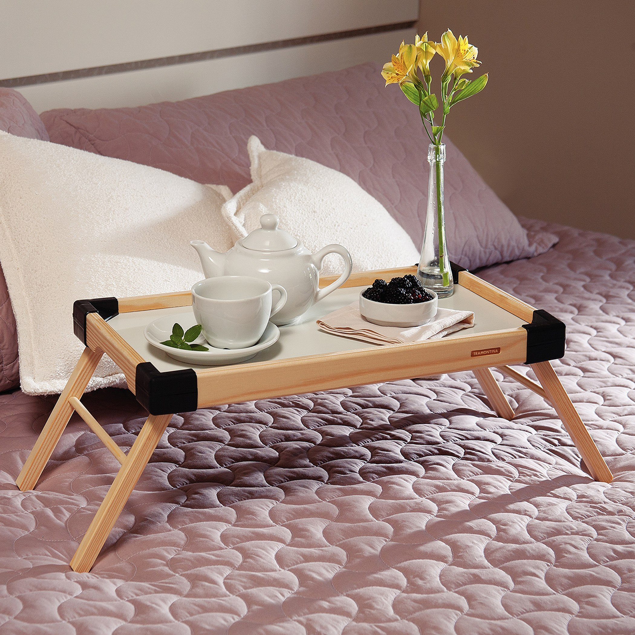 طاولة صينية للسرير بأرجل قابلة للطي من ترامونتينا - 47x27 سم-hbxhomeware-hbxbathroom-image-1