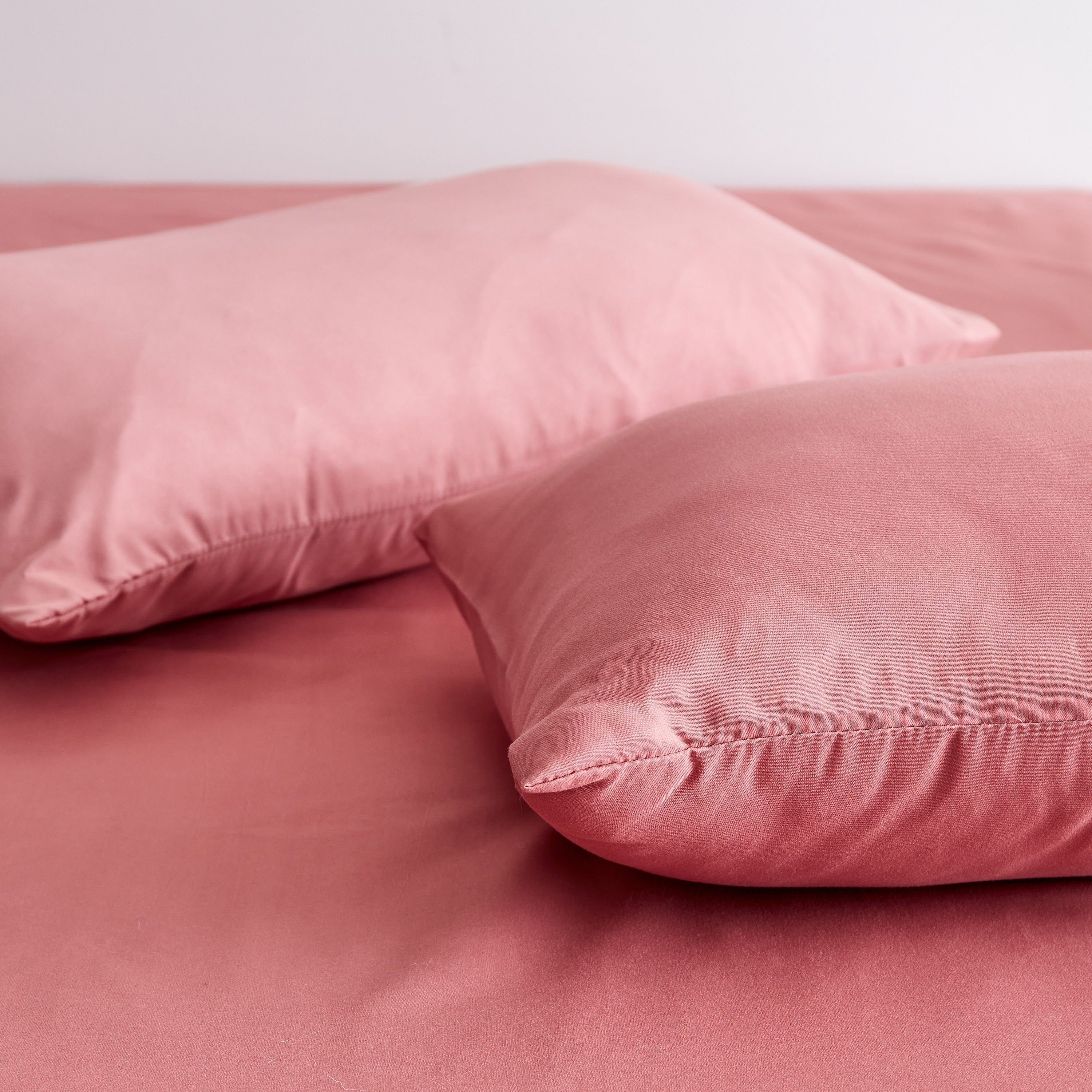 Derby 2-Piece Solid Microfibre Pillowcase Set - 45x70 cm-hbxhomeware-hbxbedroom-image-3