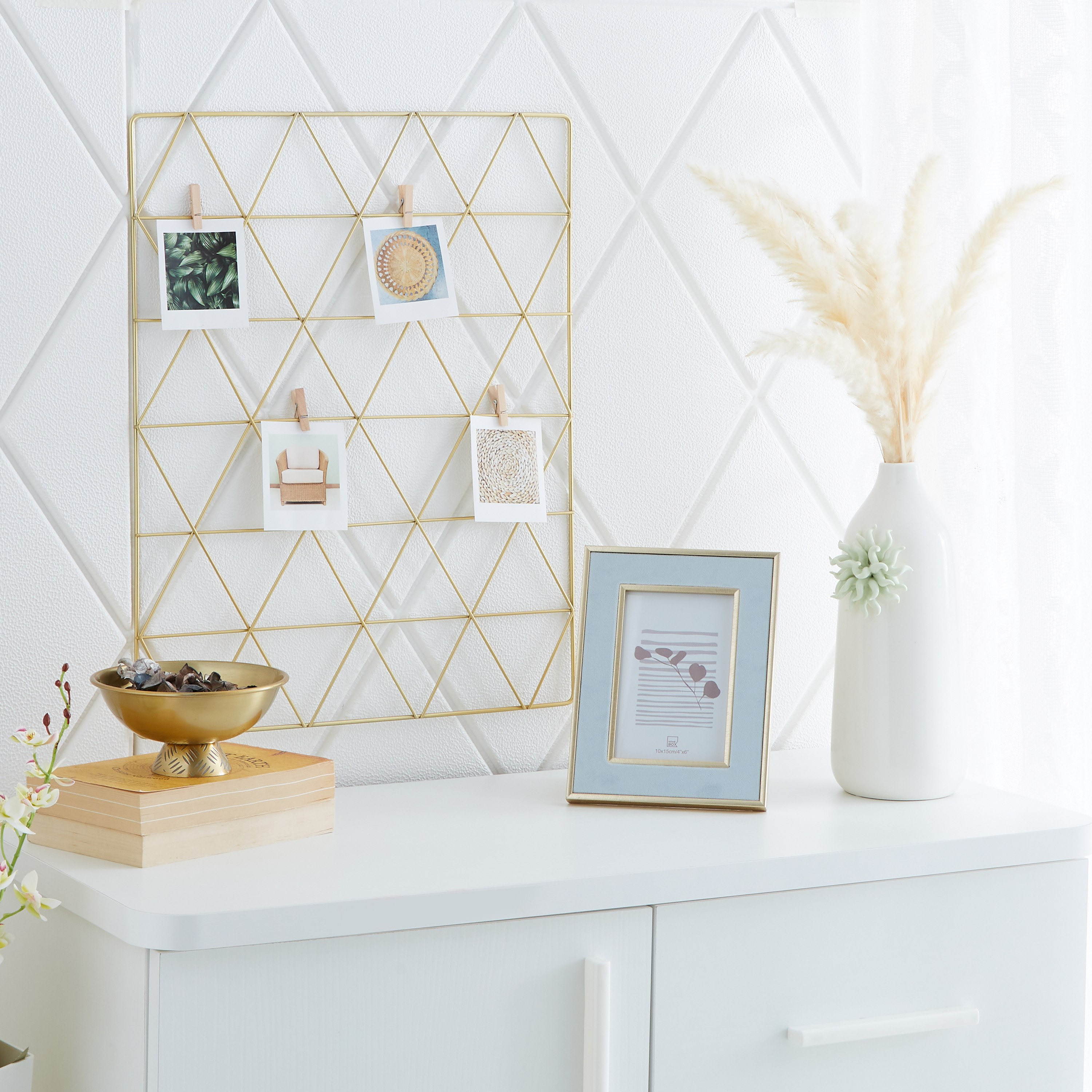 Lia Metal Triangular Grid Wall Decor - 30x3x40 cm