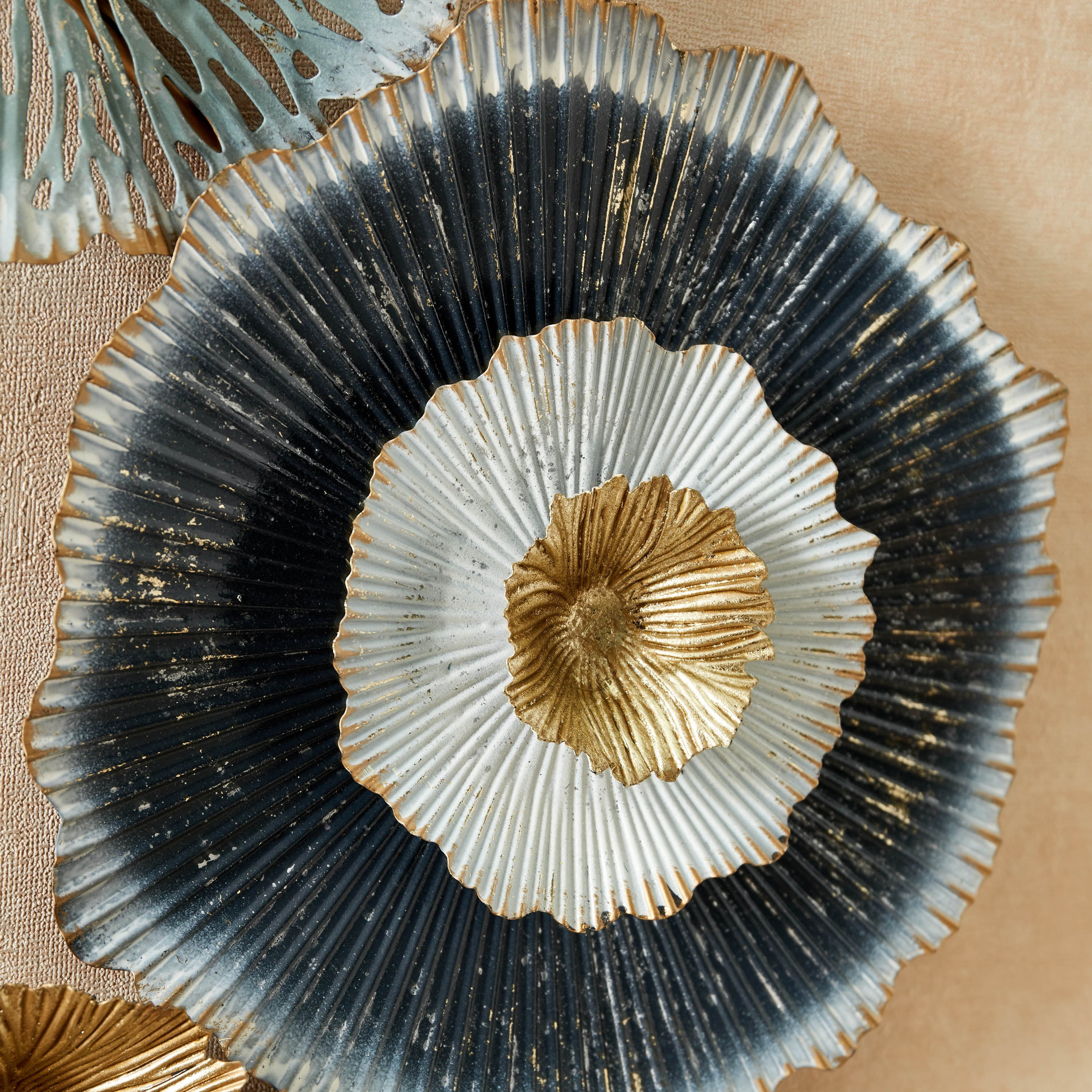Iris Metal Flowers in Bloom Wall Art - 36x6x65 cm-hbxdiningroom-walldecor-wallart-image-3