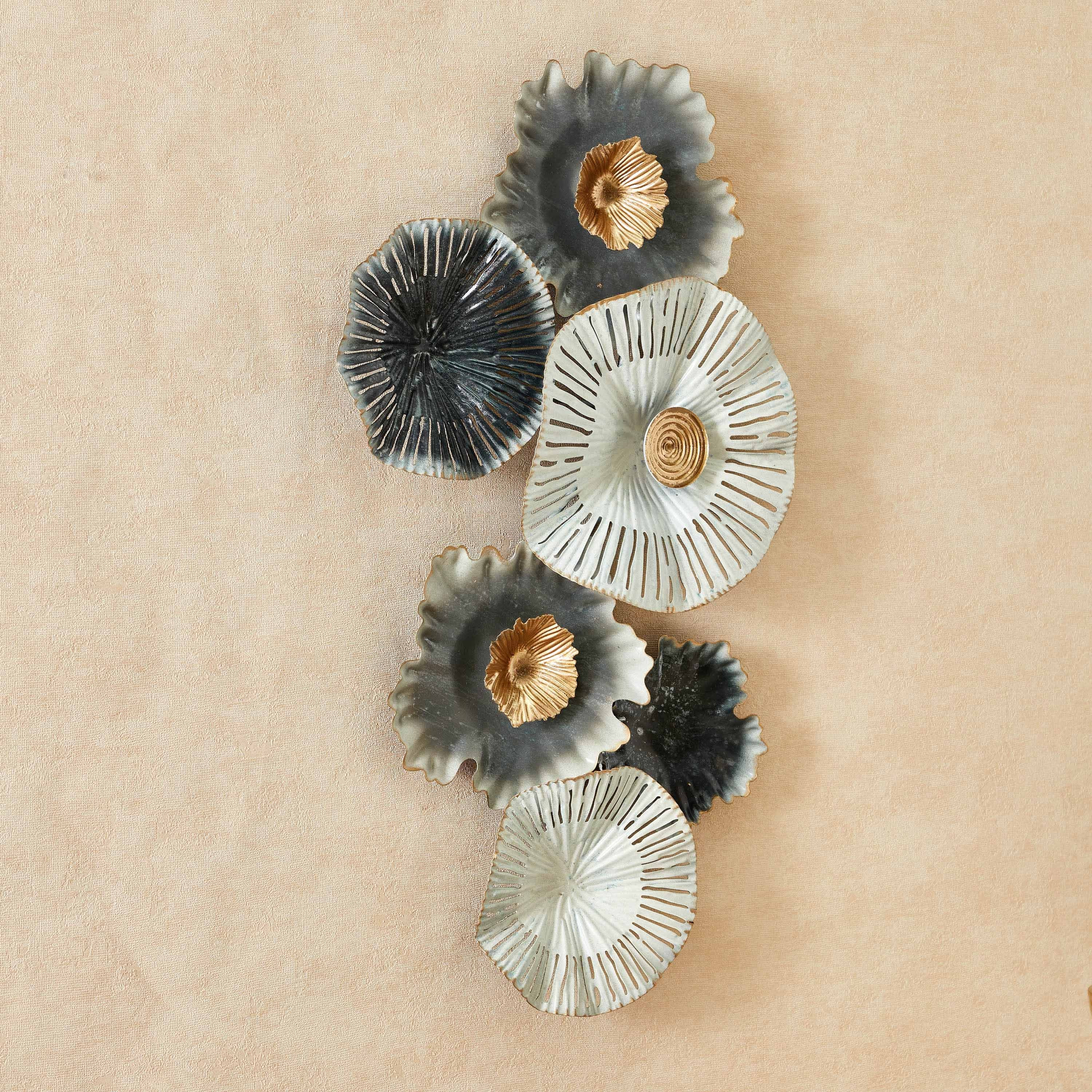 Iris Metal Flowers on Circle Wall Art - 38x4x67 cm-hbxdiningroom-walldecor-wallart-image-2