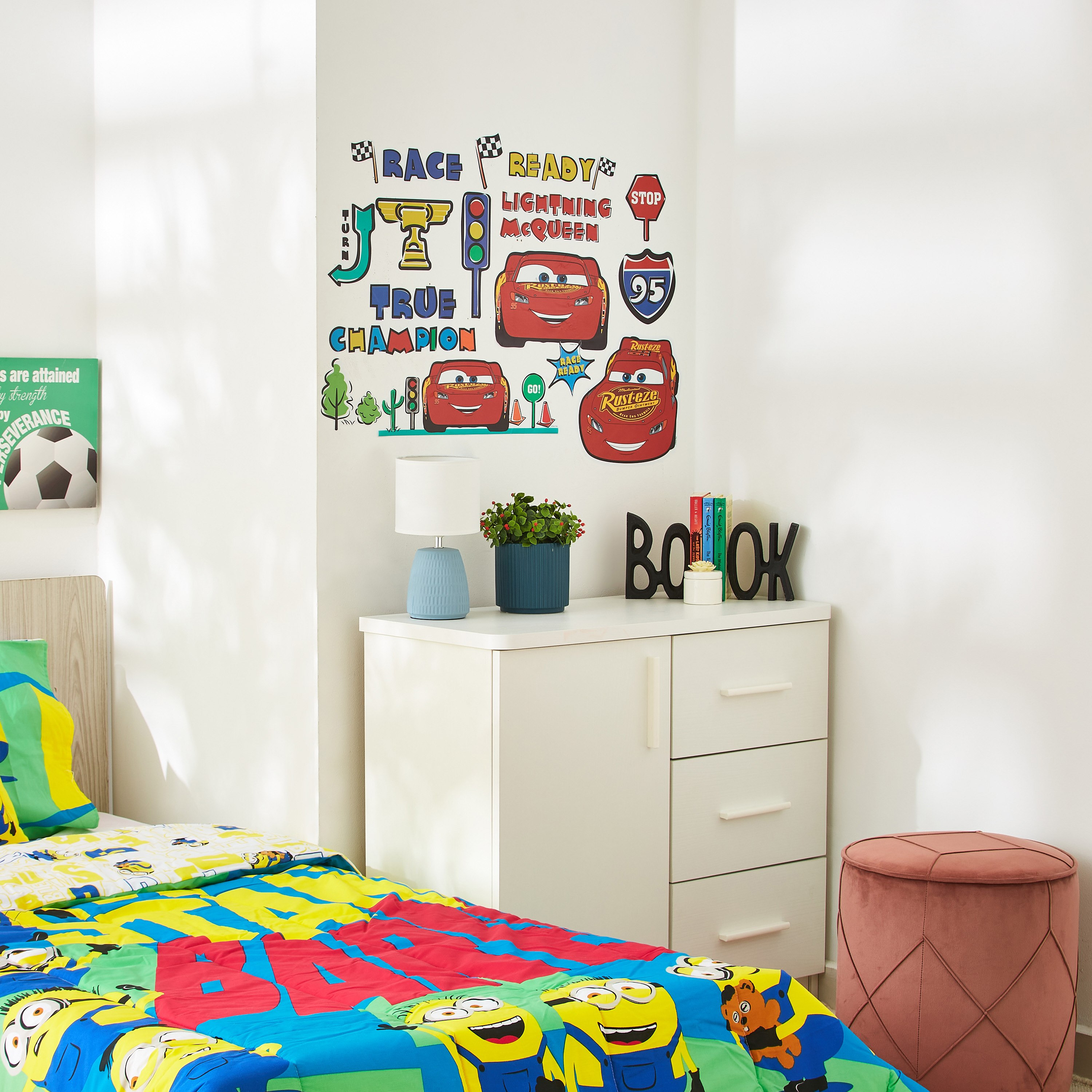 ملصق حائط قابل لإعادة الاستخدام ترو تشامبيون - 60x100 سم-hbxhomeware-hbxkidsandyouth-image-3