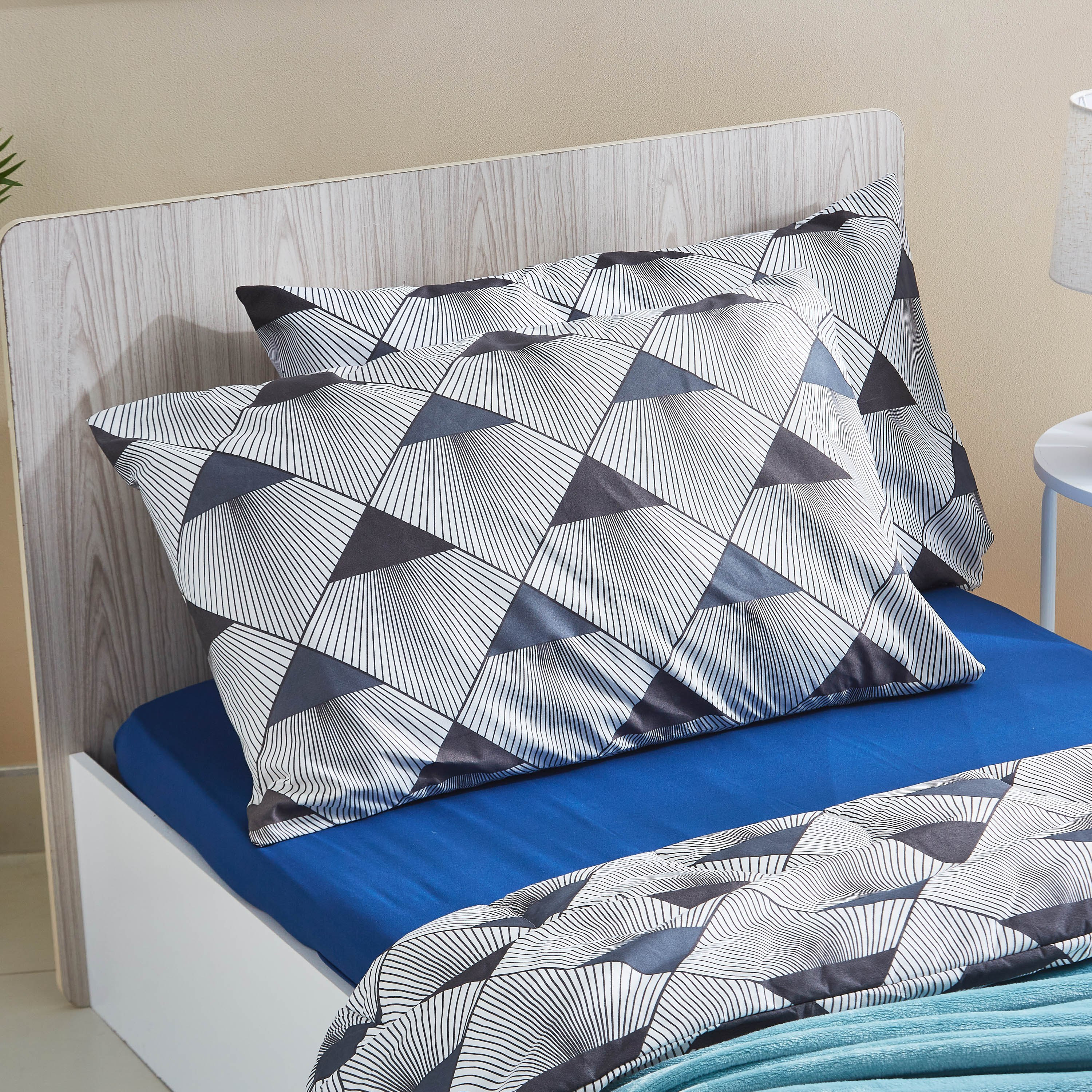 طقم أغطية وسائد قطعتين من ماتريكس لويس - 50x75 سم-hbxhomeware-hbxbedroom-image-1