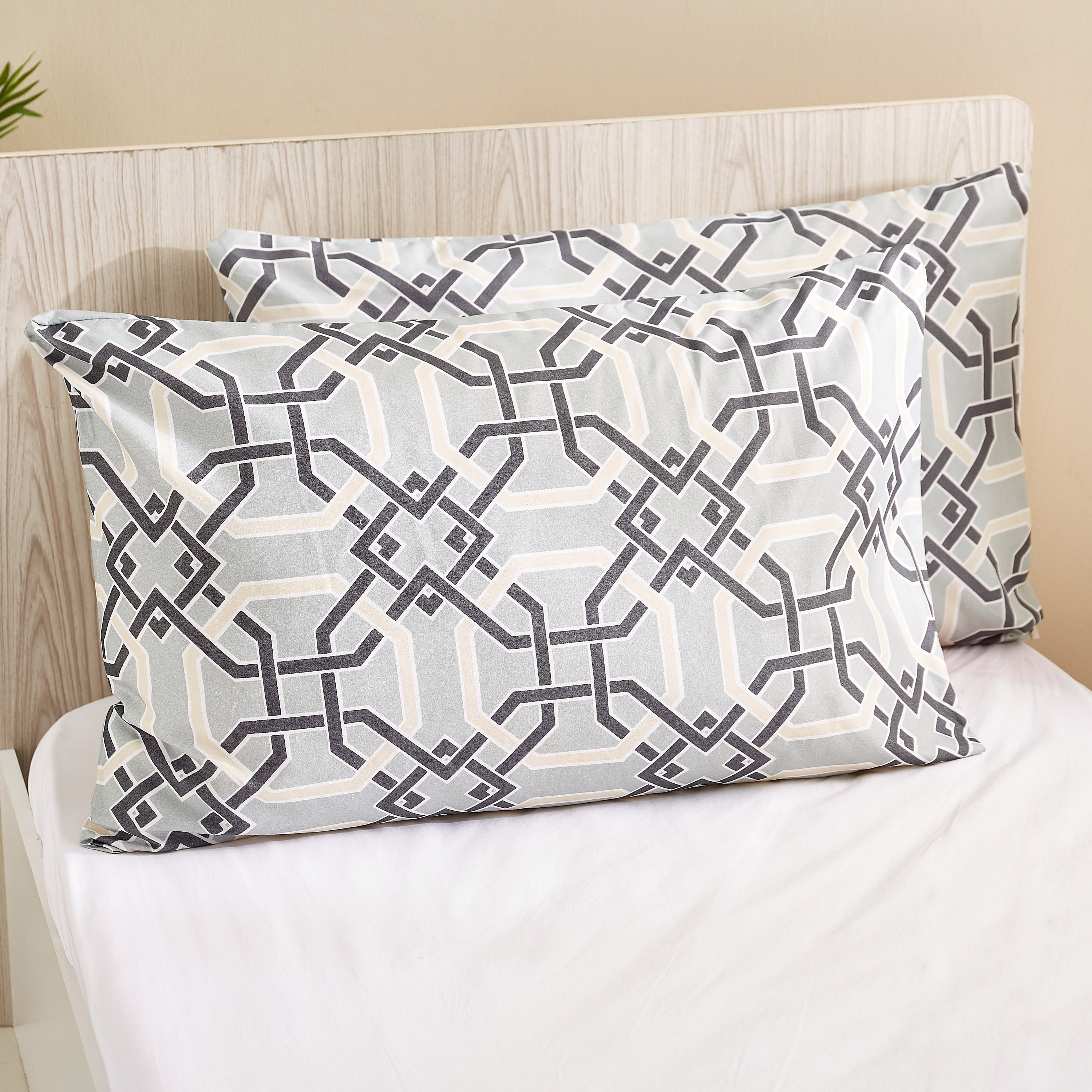 طقم أغطية وسائد قطعتين من ماتريكس هايفي - 50x75 سم-hbxhomeware-hbxbedroom-image-1